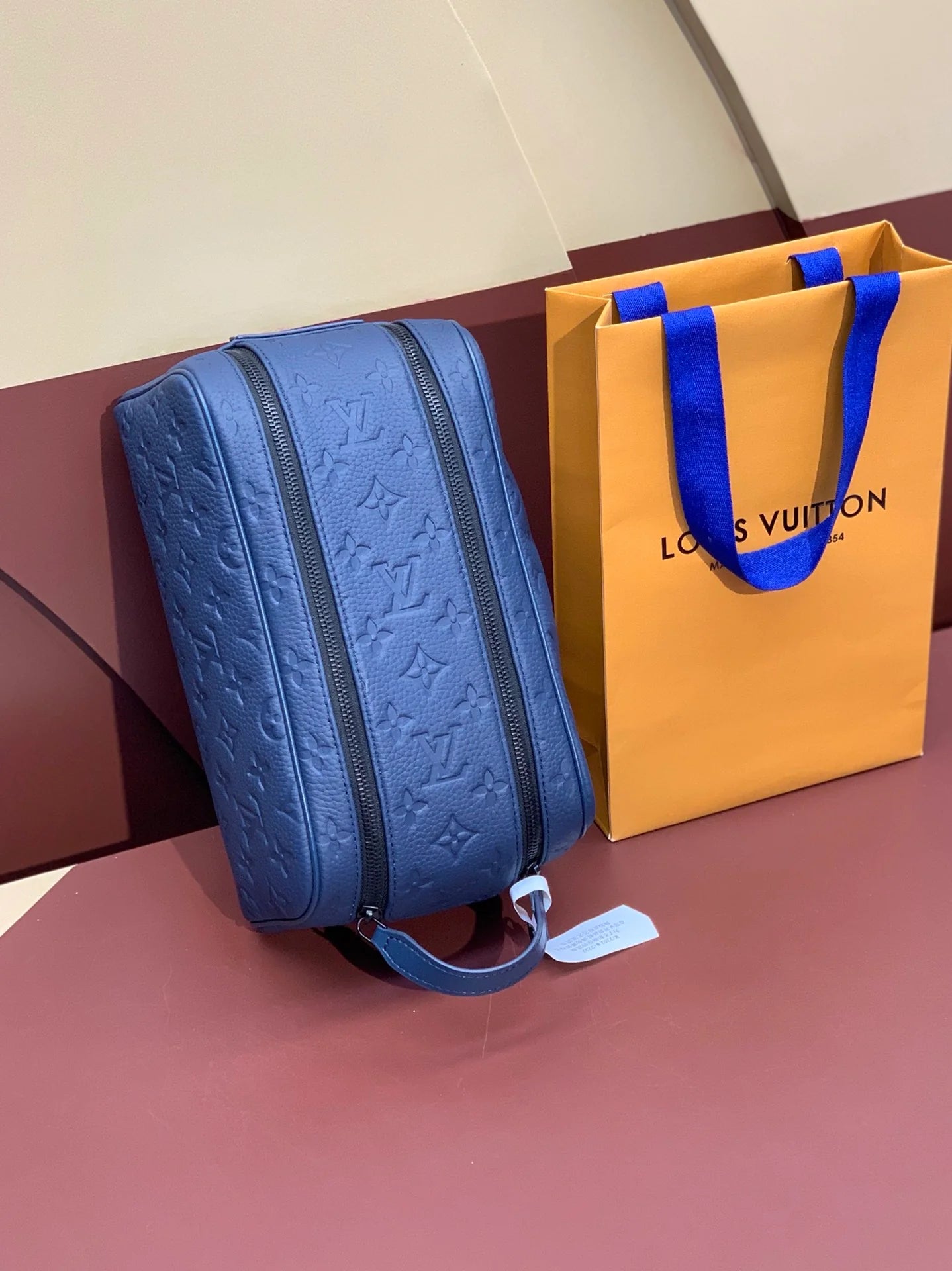 LV CLUTCH