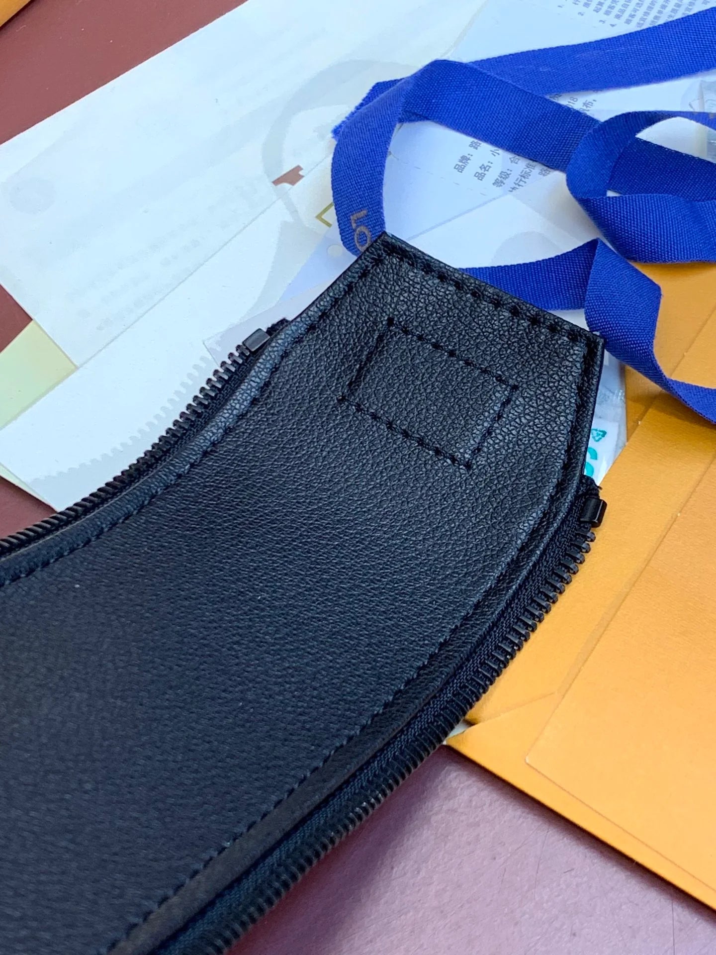 LV CLUTCH