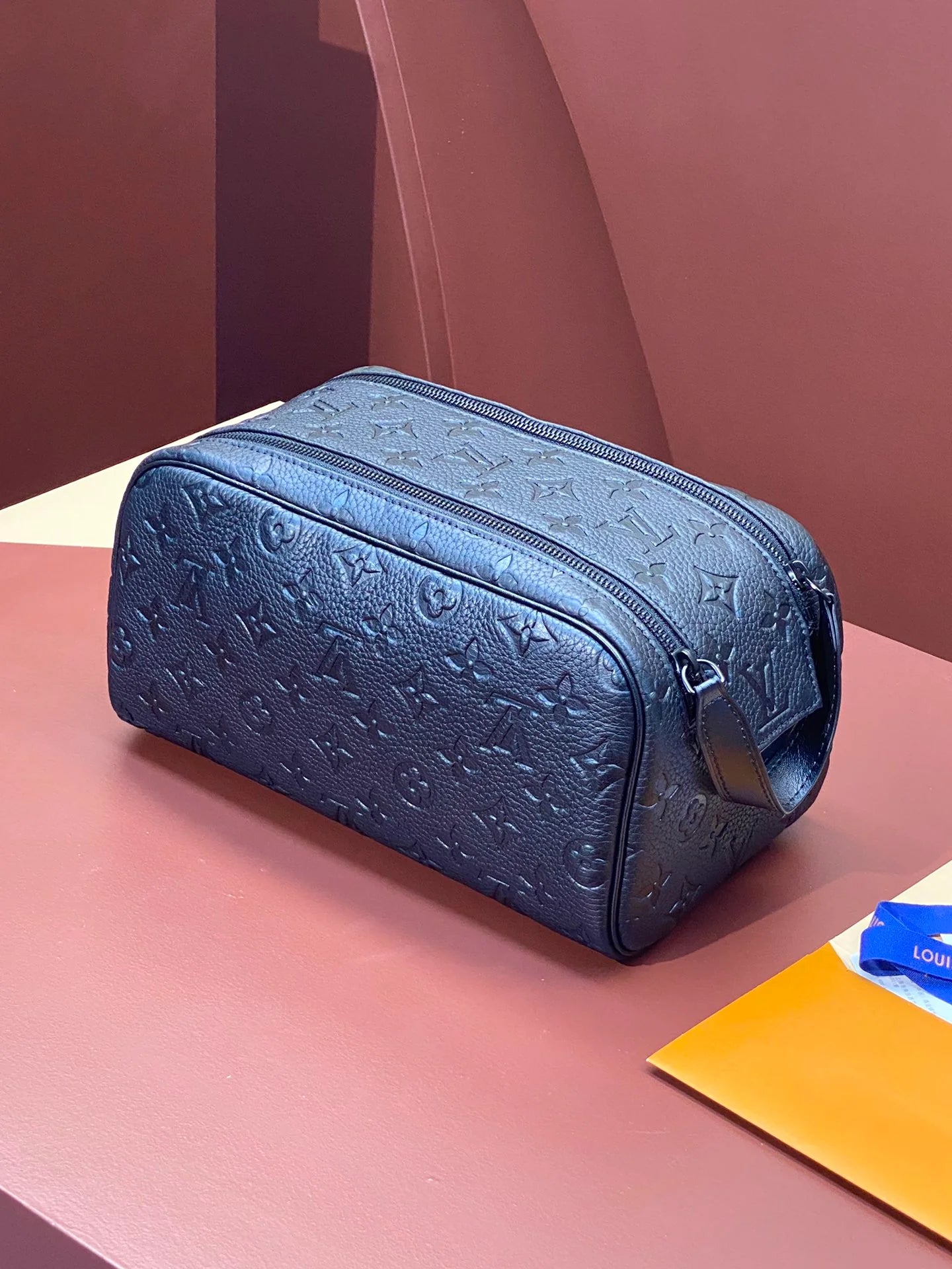 LV CLUTCH