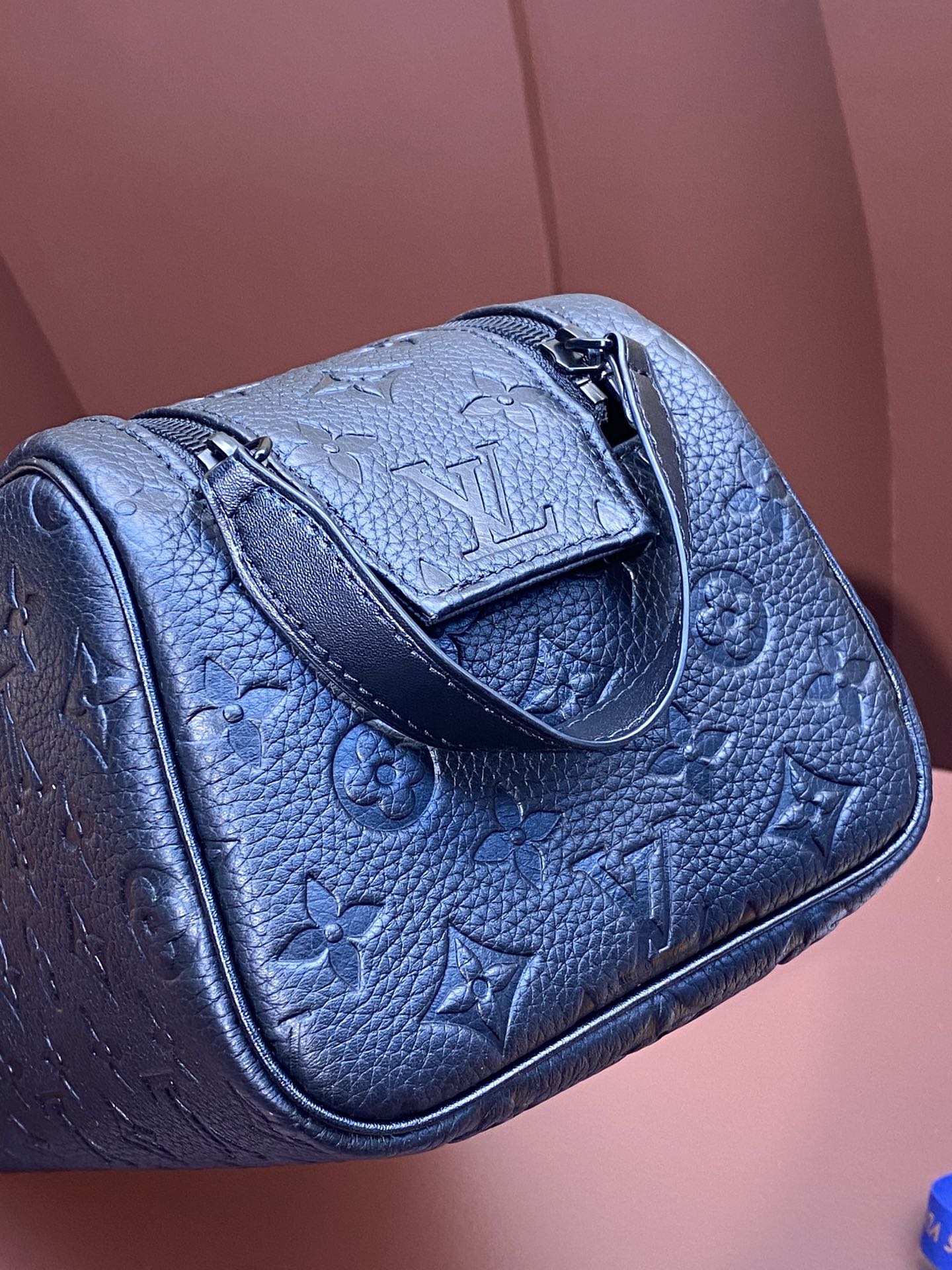 LV CLUTCH