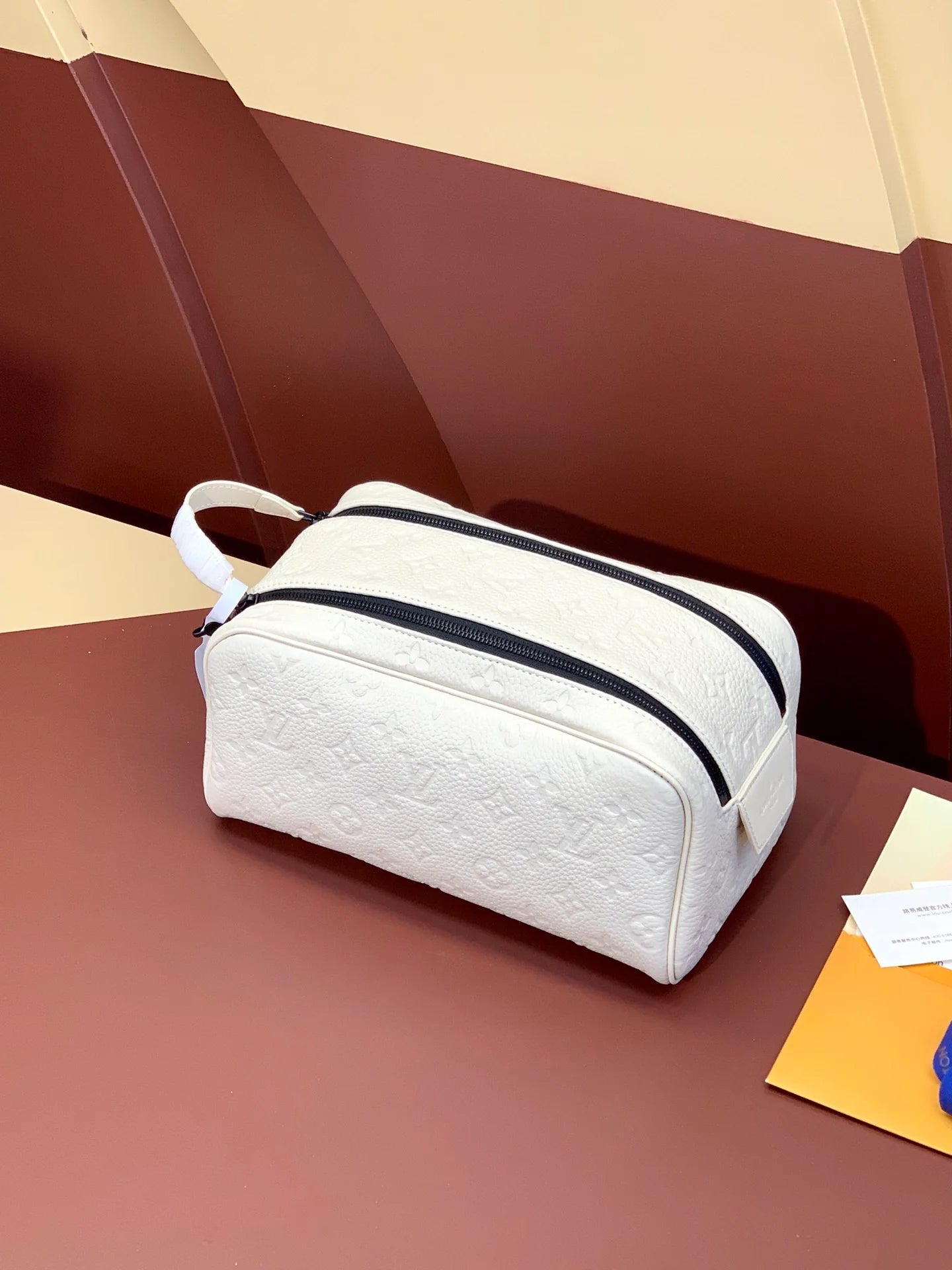 LV CLUTCH