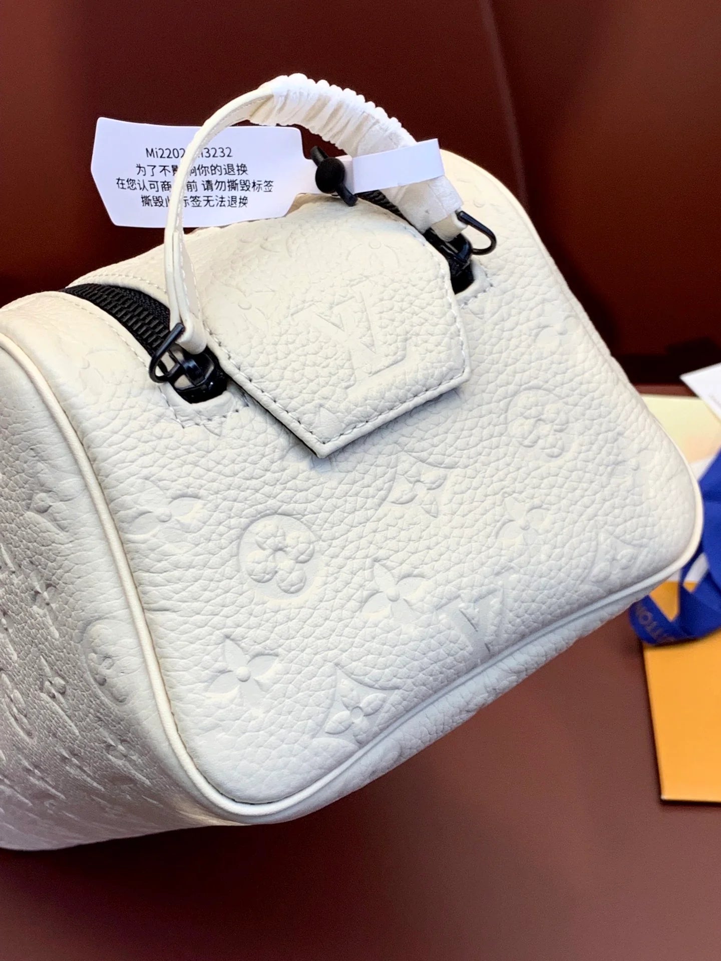 LV CLUTCH