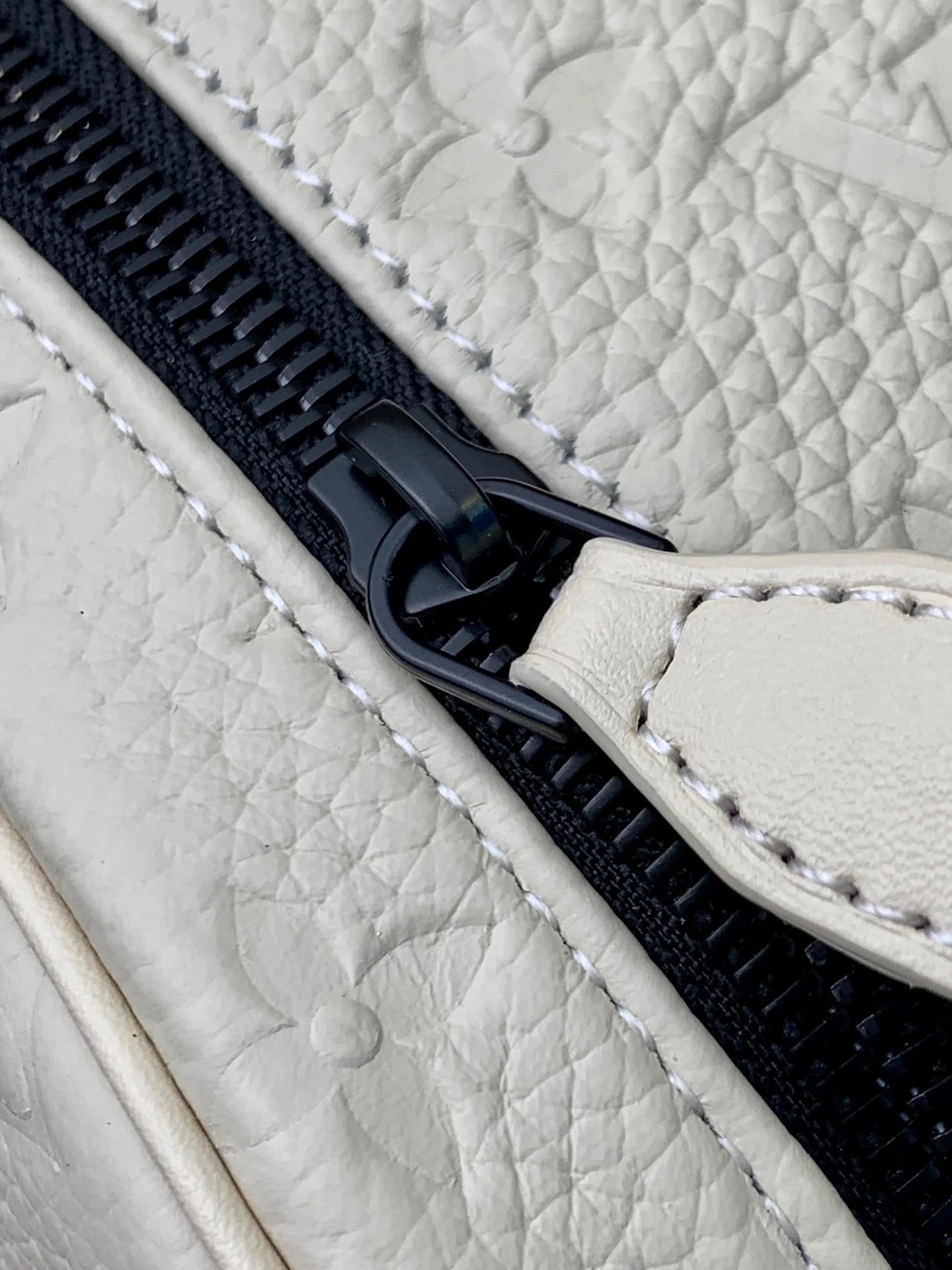 LV CLUTCH