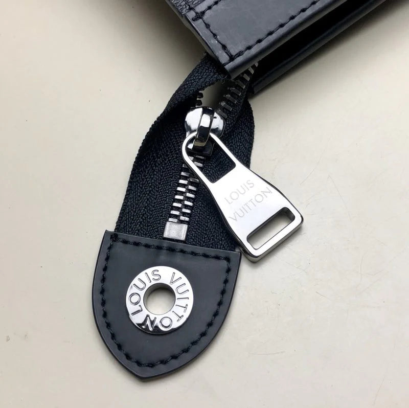 LV CLUTCH