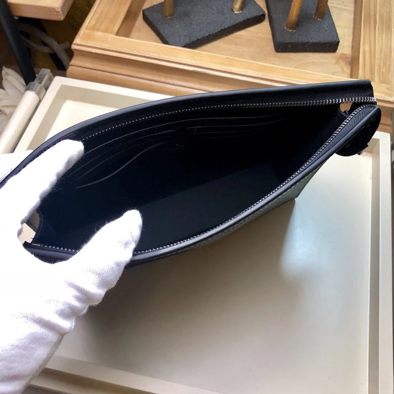 LV CLUTCH
