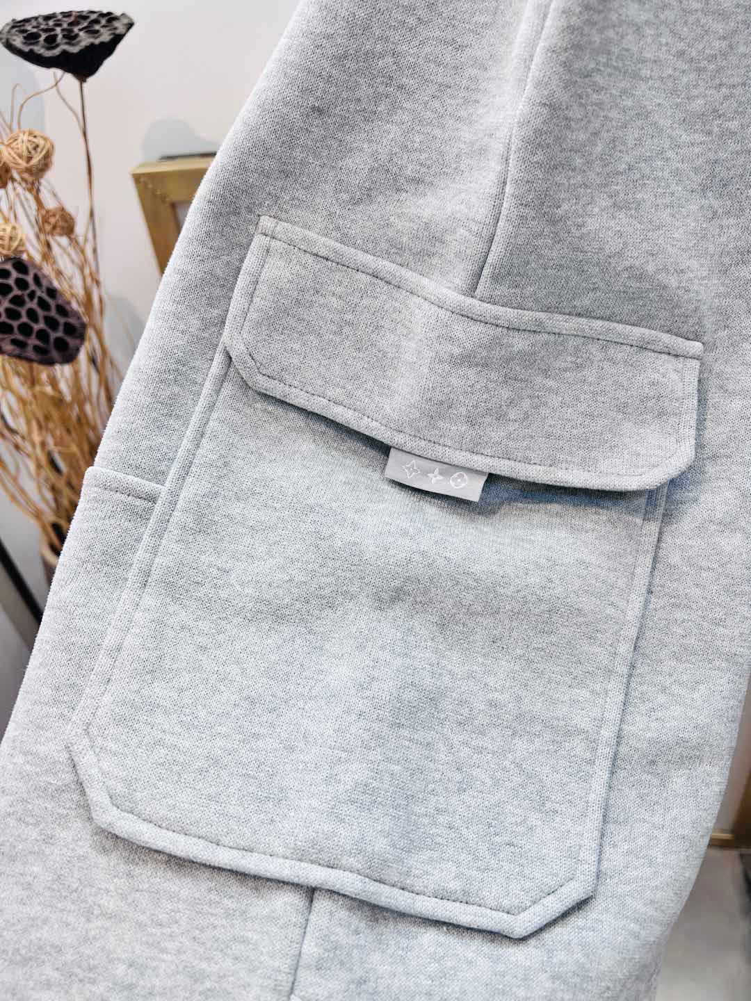 LV JEANS