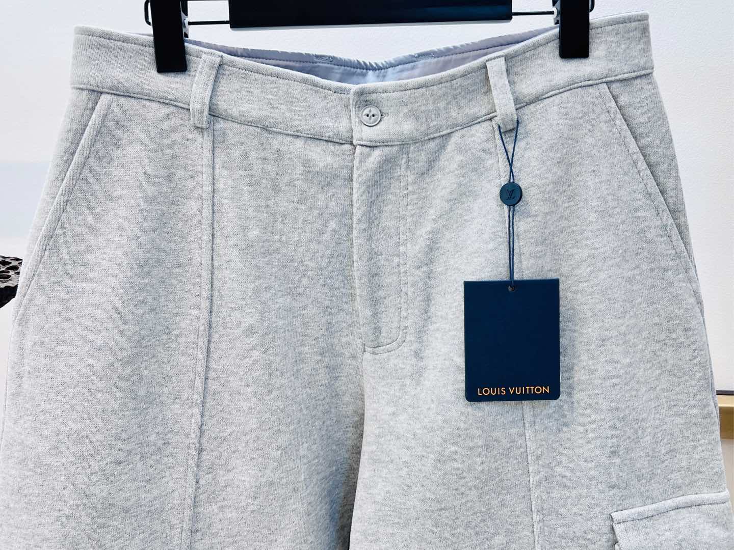 LV JEANS