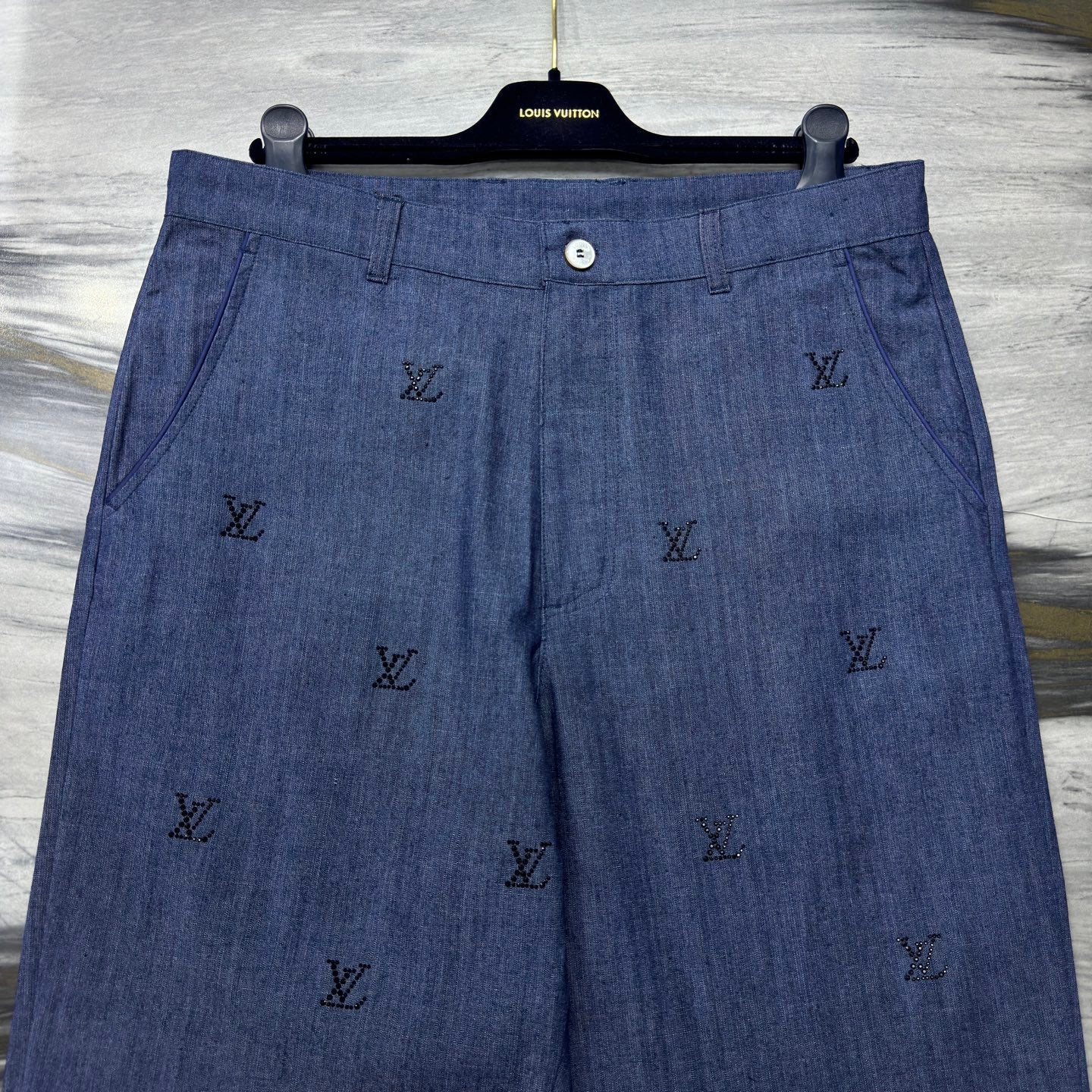 LV JEANS