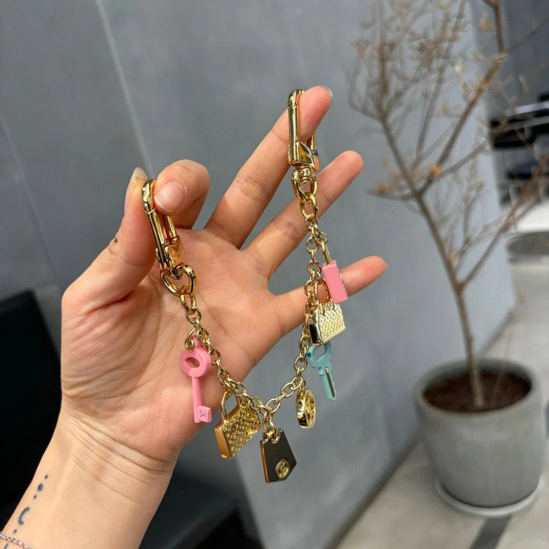 LV KEY HOLDER