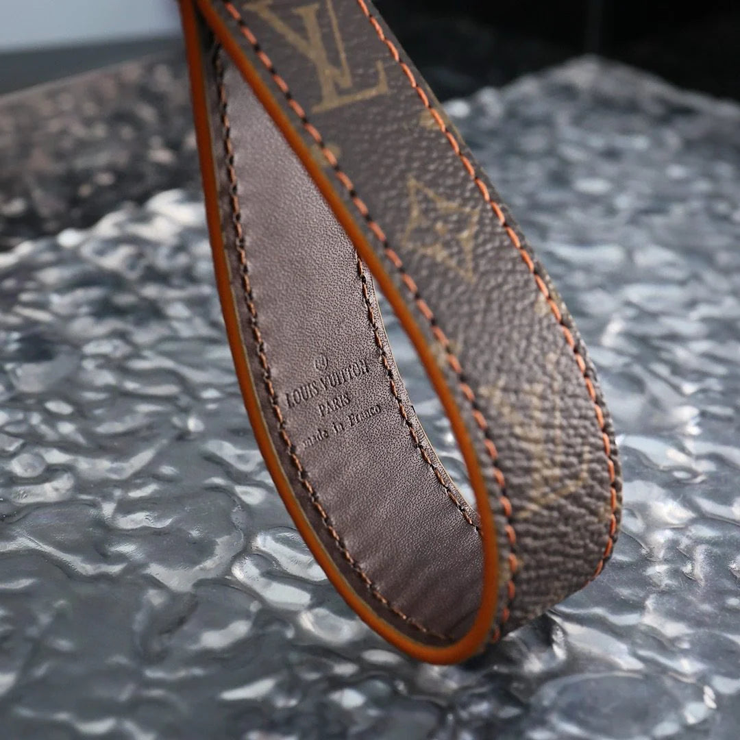 LV KEY HOLDER