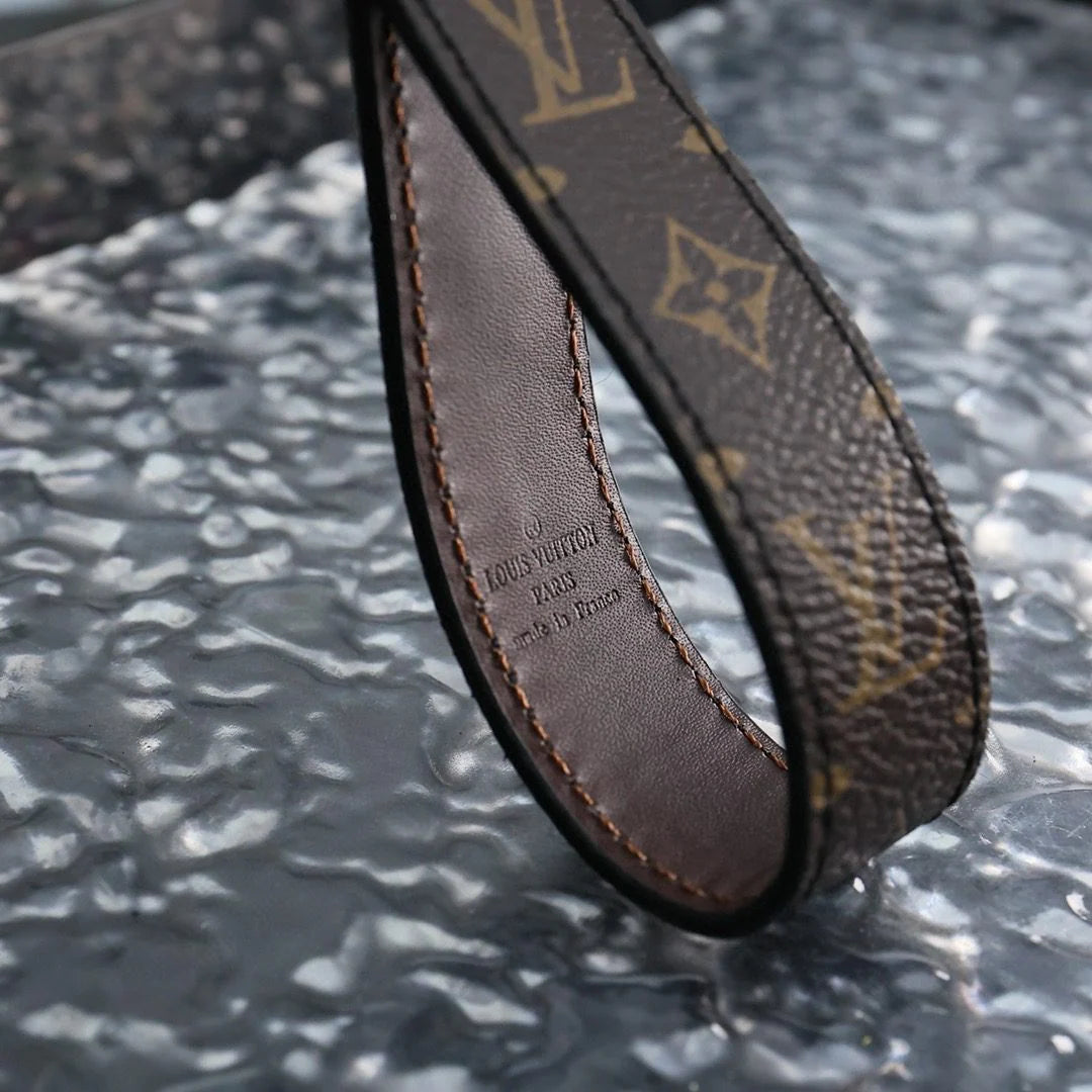 LV KEY HOLDER