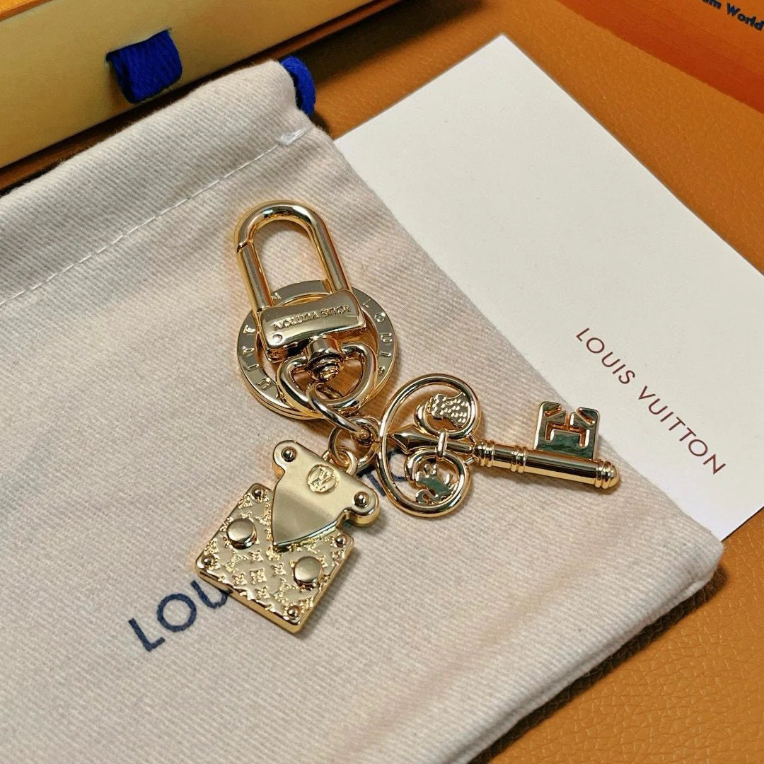 LV KEY HOLDER