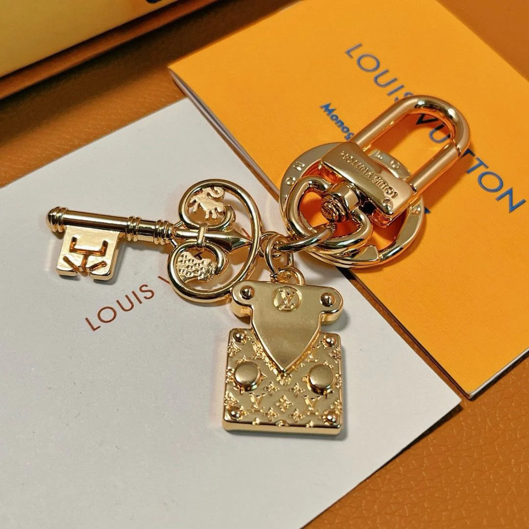 LV KEY HOLDER