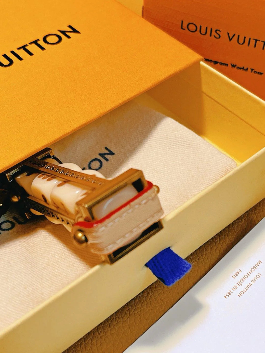 LV KEY HOLDER
