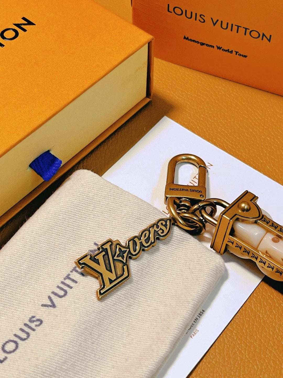 LV KEY HOLDER