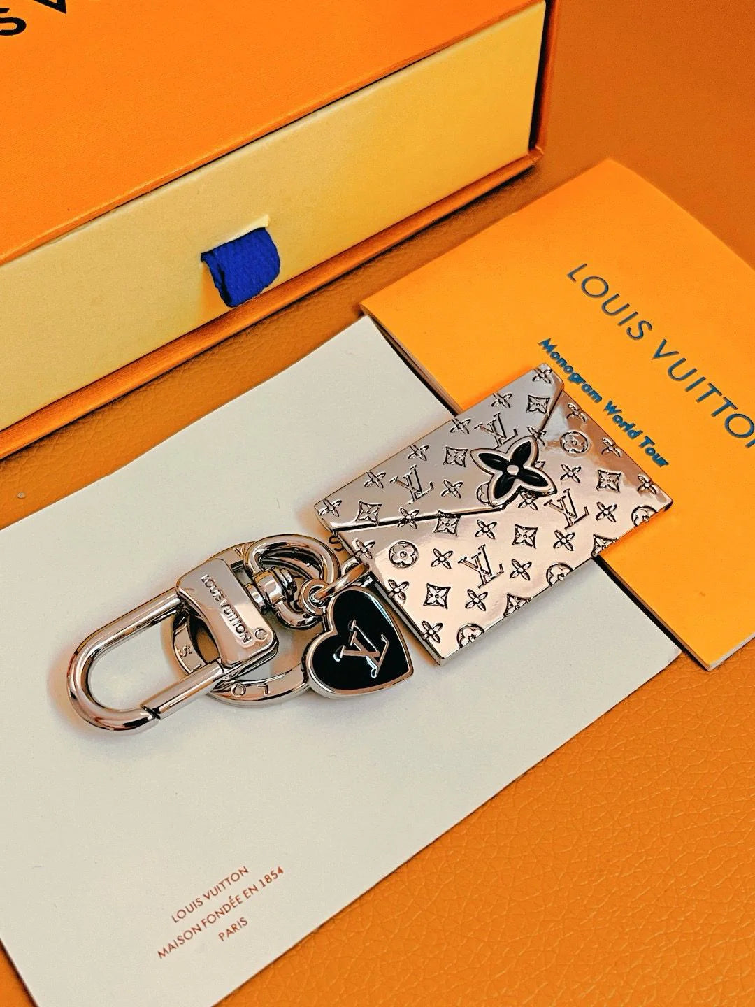 LV KEY HOLDER