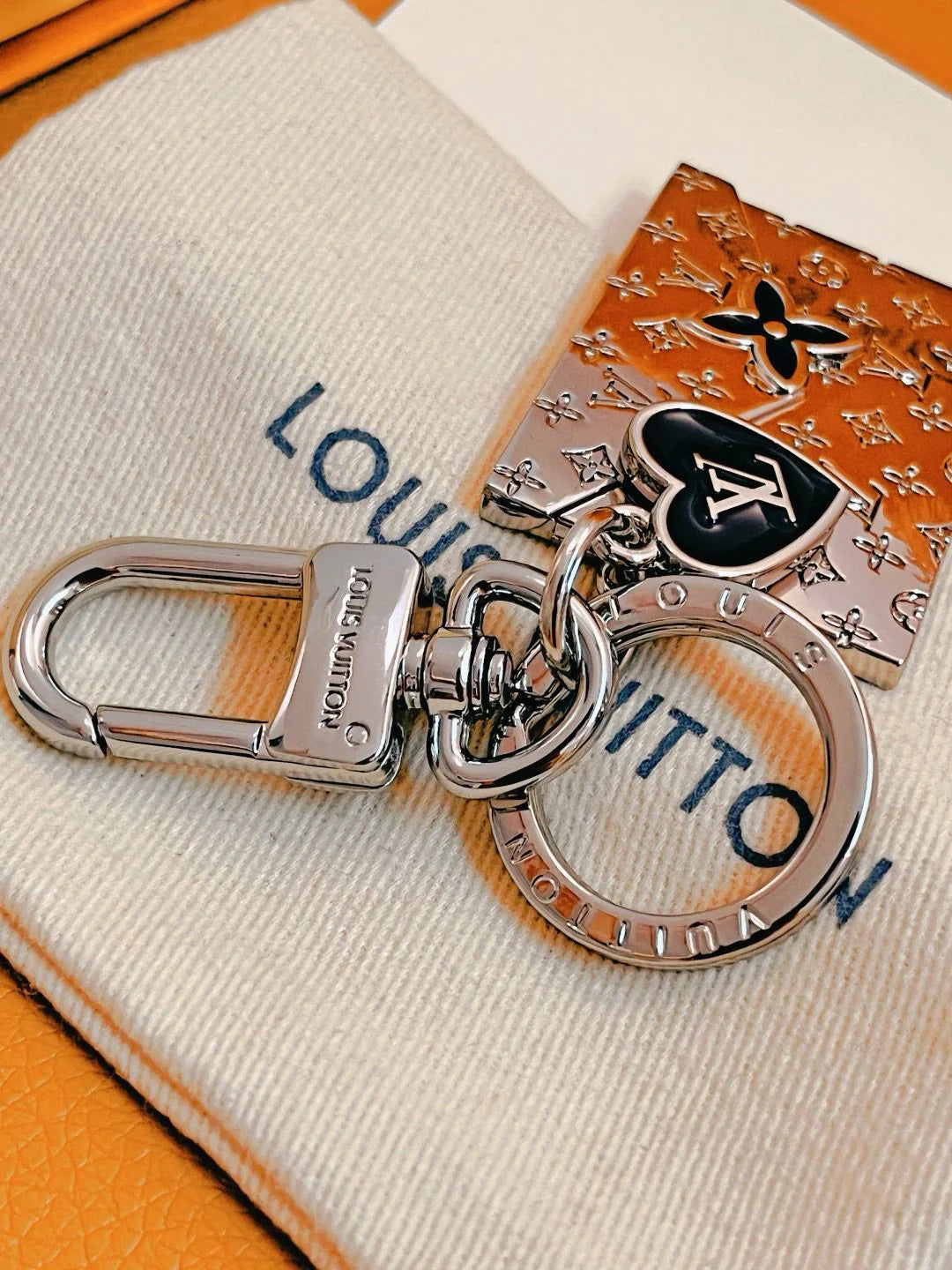 LV KEY HOLDER