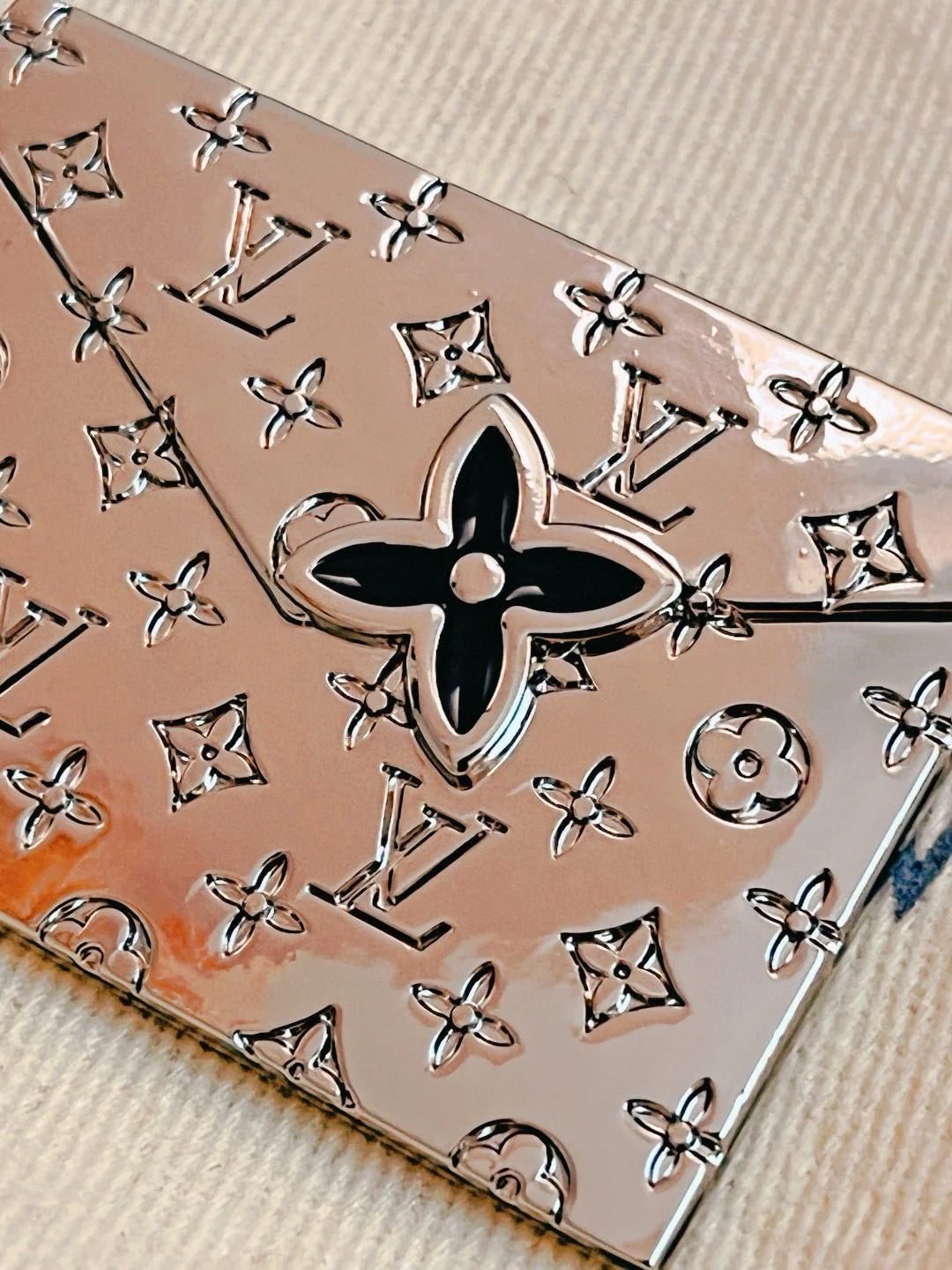 LV KEY HOLDER