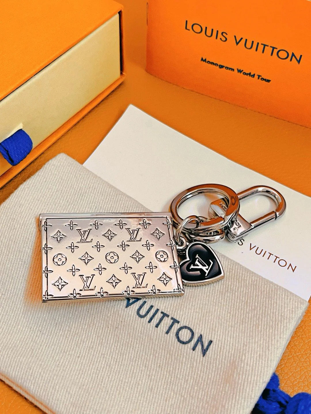 LV KEY HOLDER