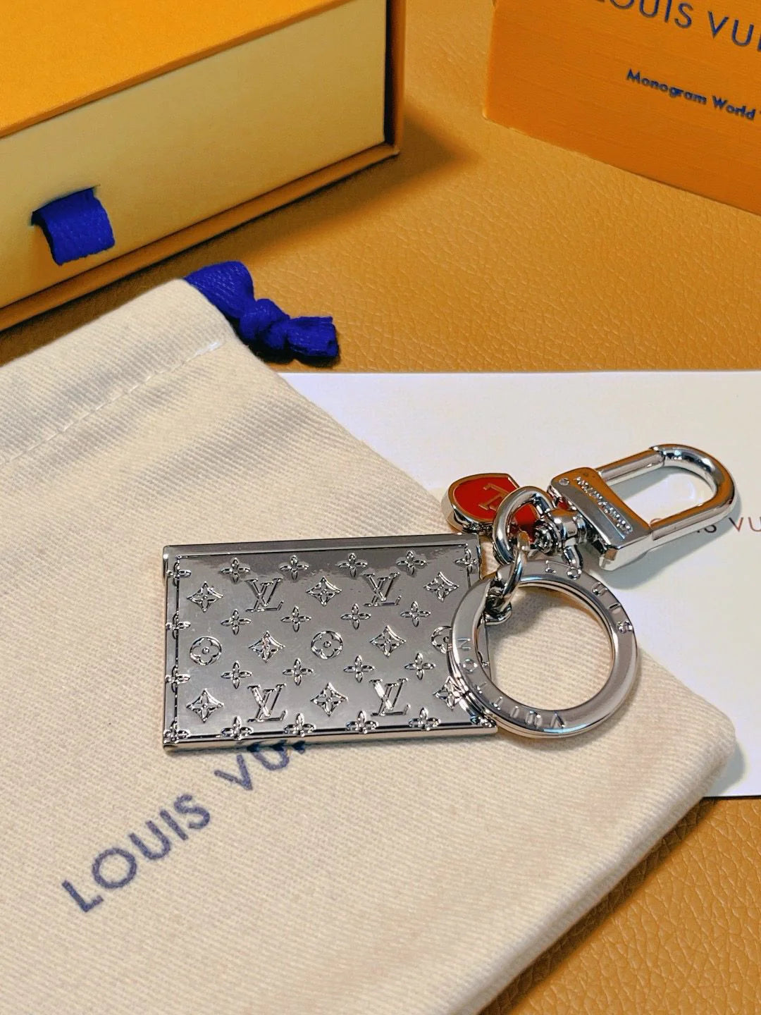 LV KEY HOLDER
