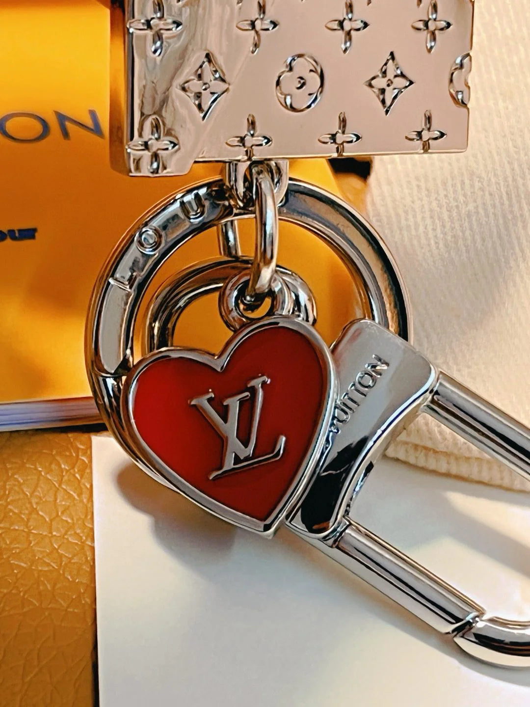 LV KEY HOLDER