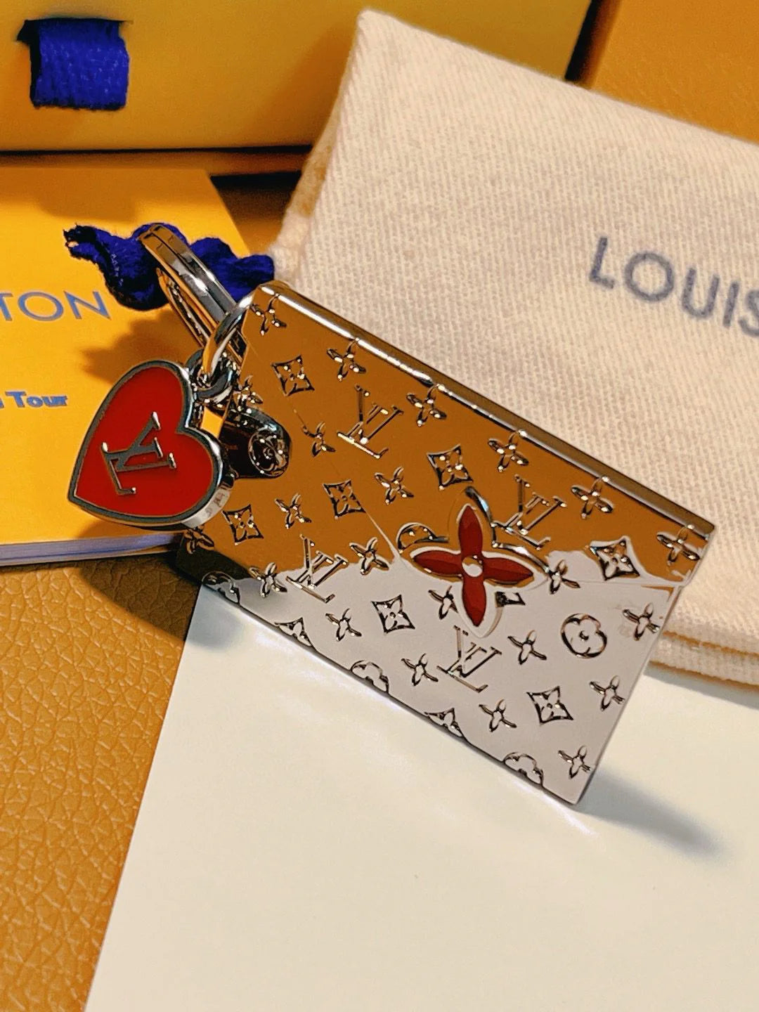 LV KEY HOLDER