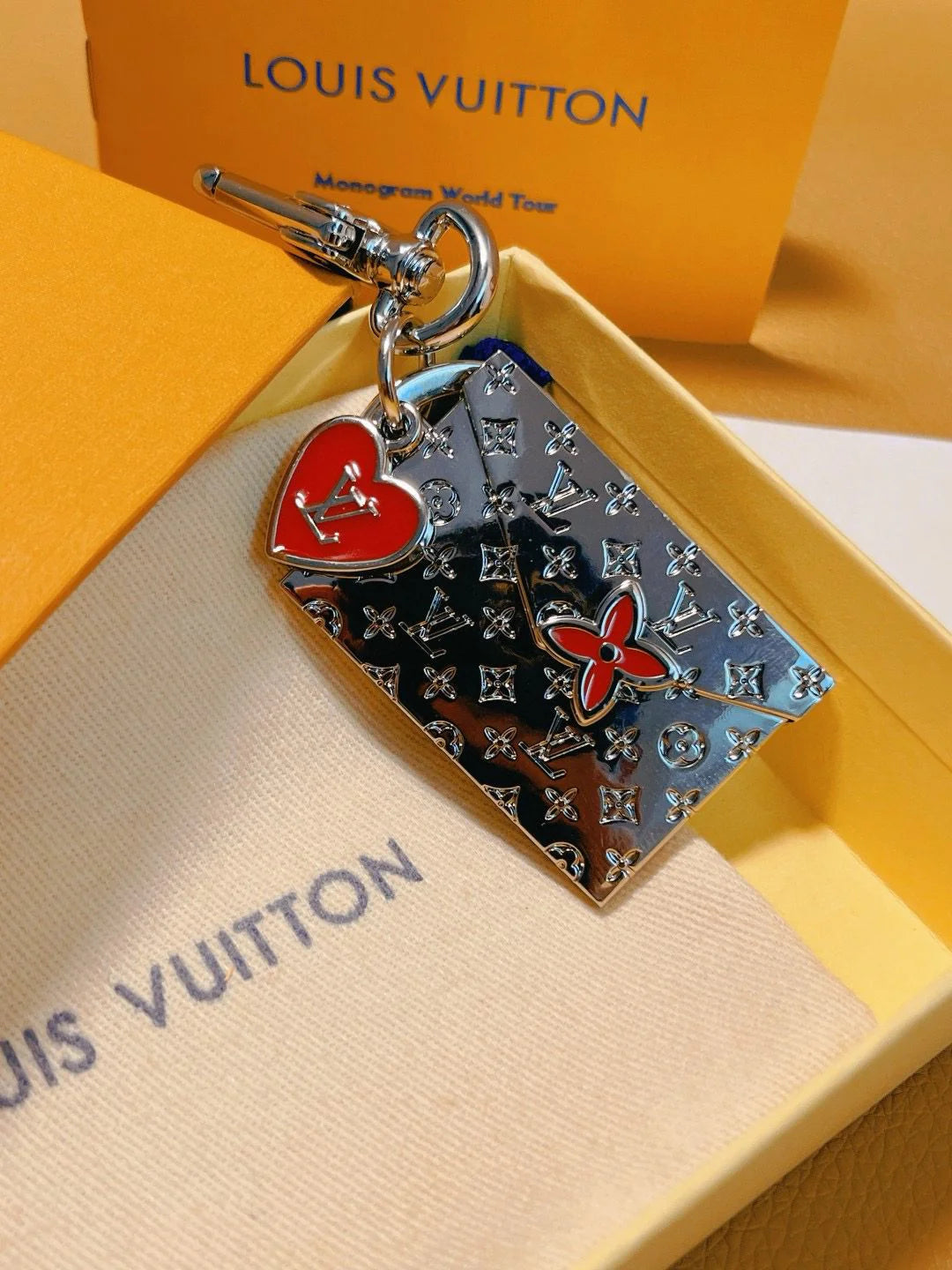LV KEY HOLDER