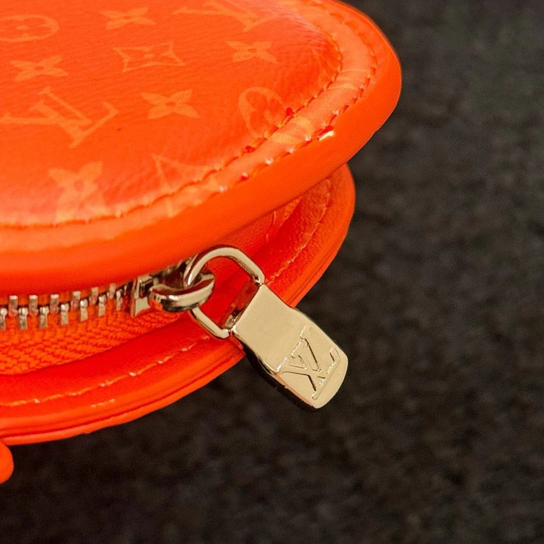 LV KEY HOLDER