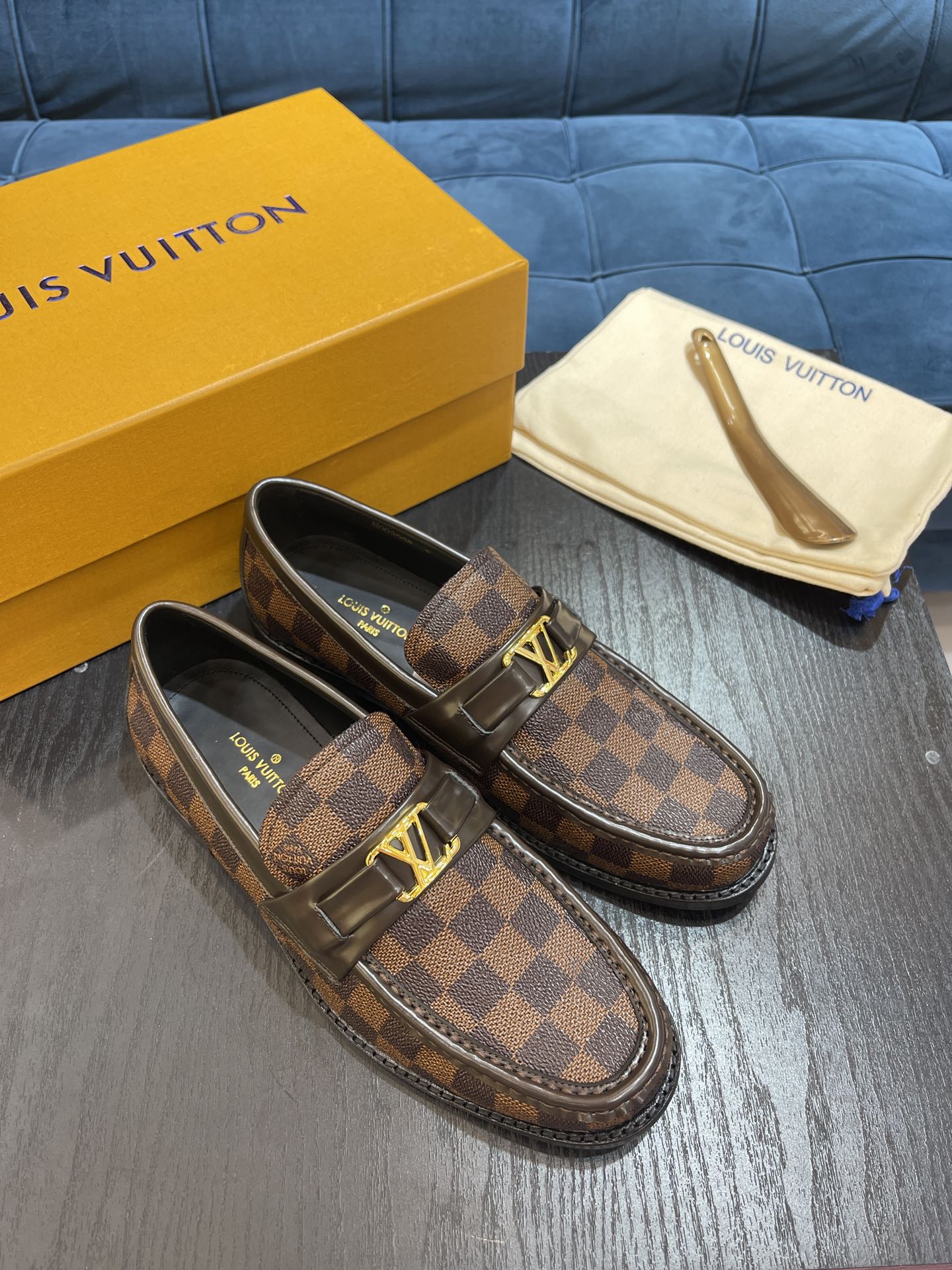 LV LOAFER