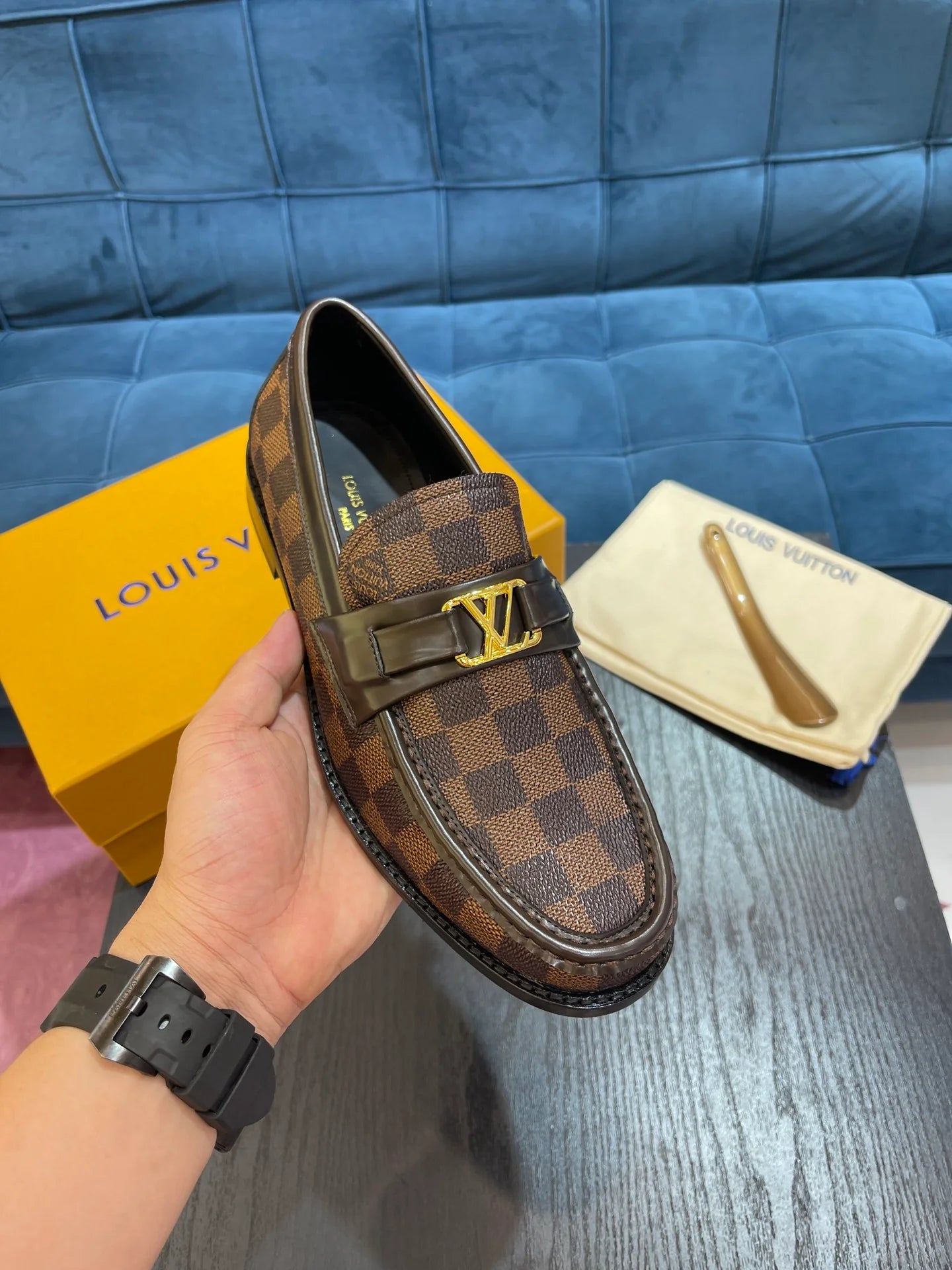 LV LOAFER