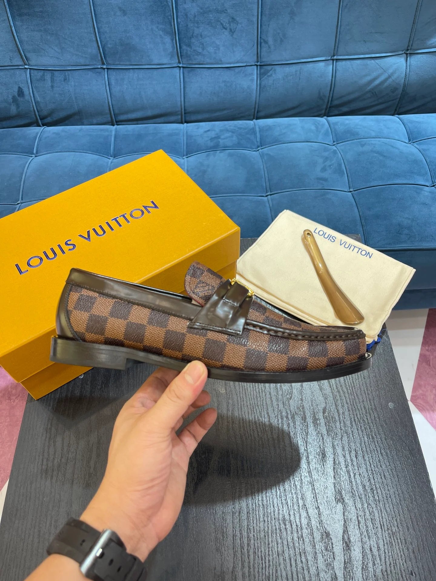 LV LOAFER