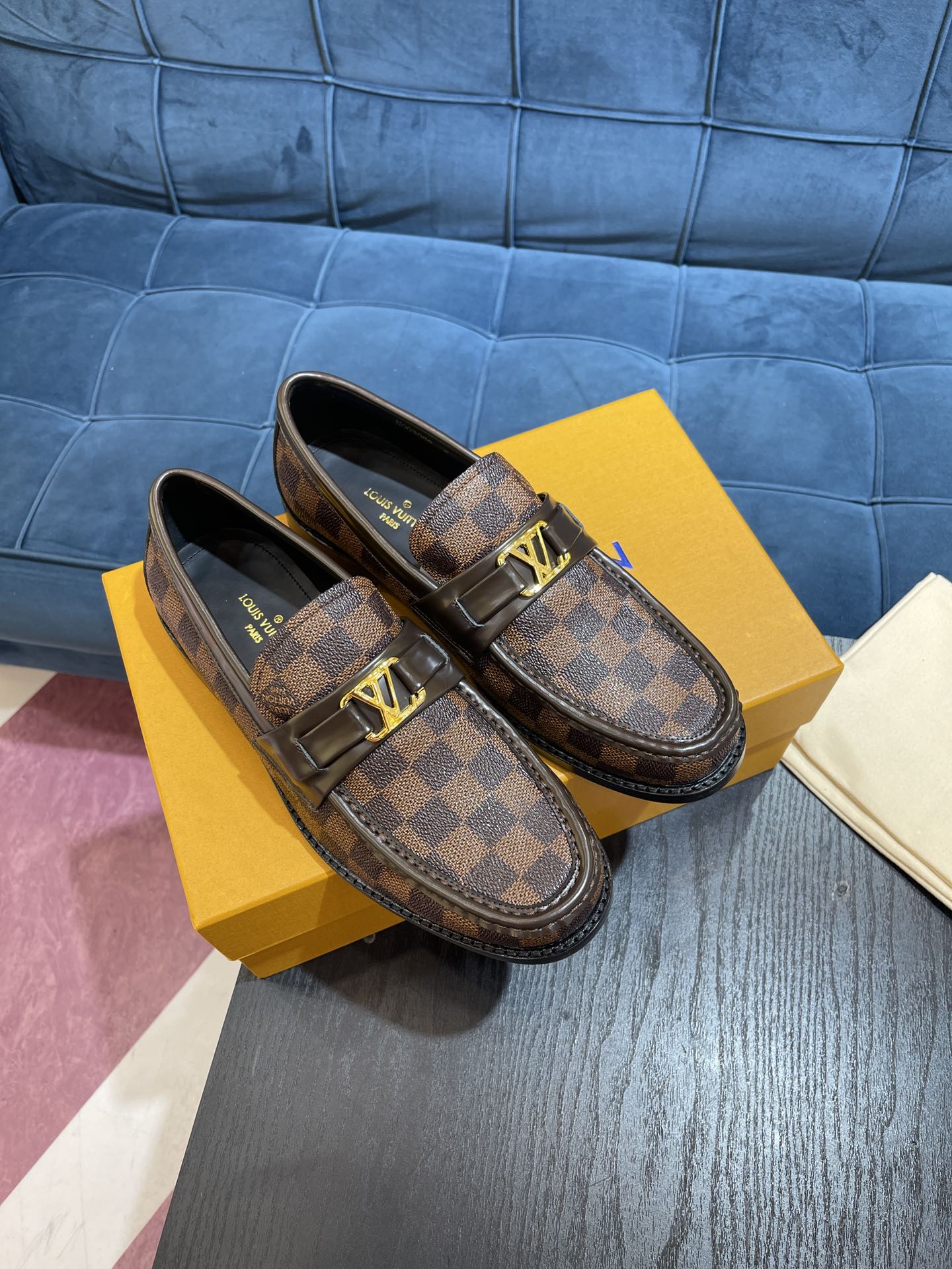LV LOAFER