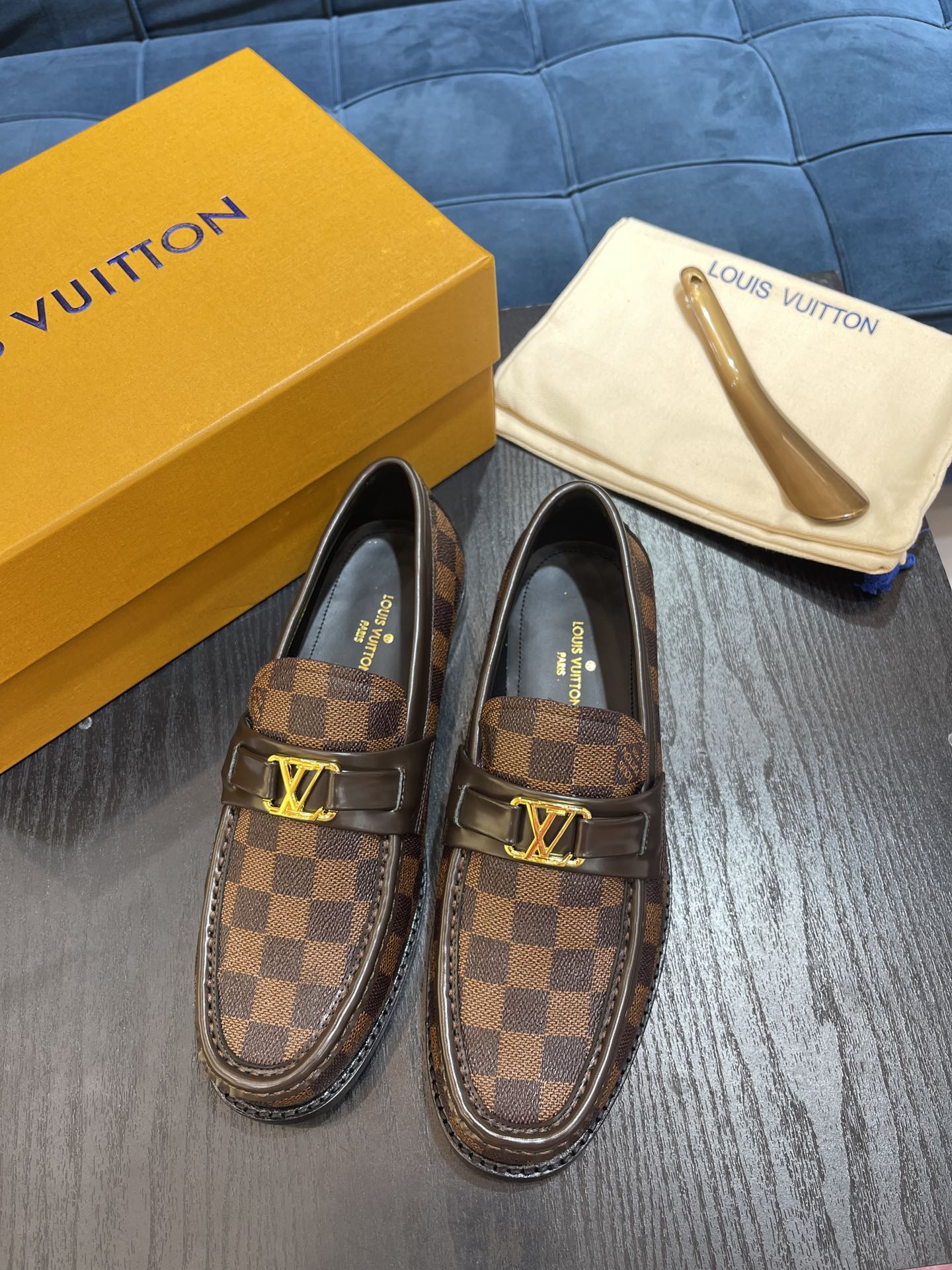 LV LOAFER