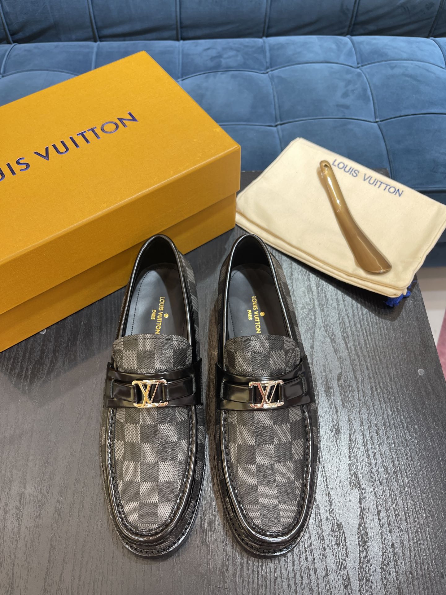 LV LOAFER