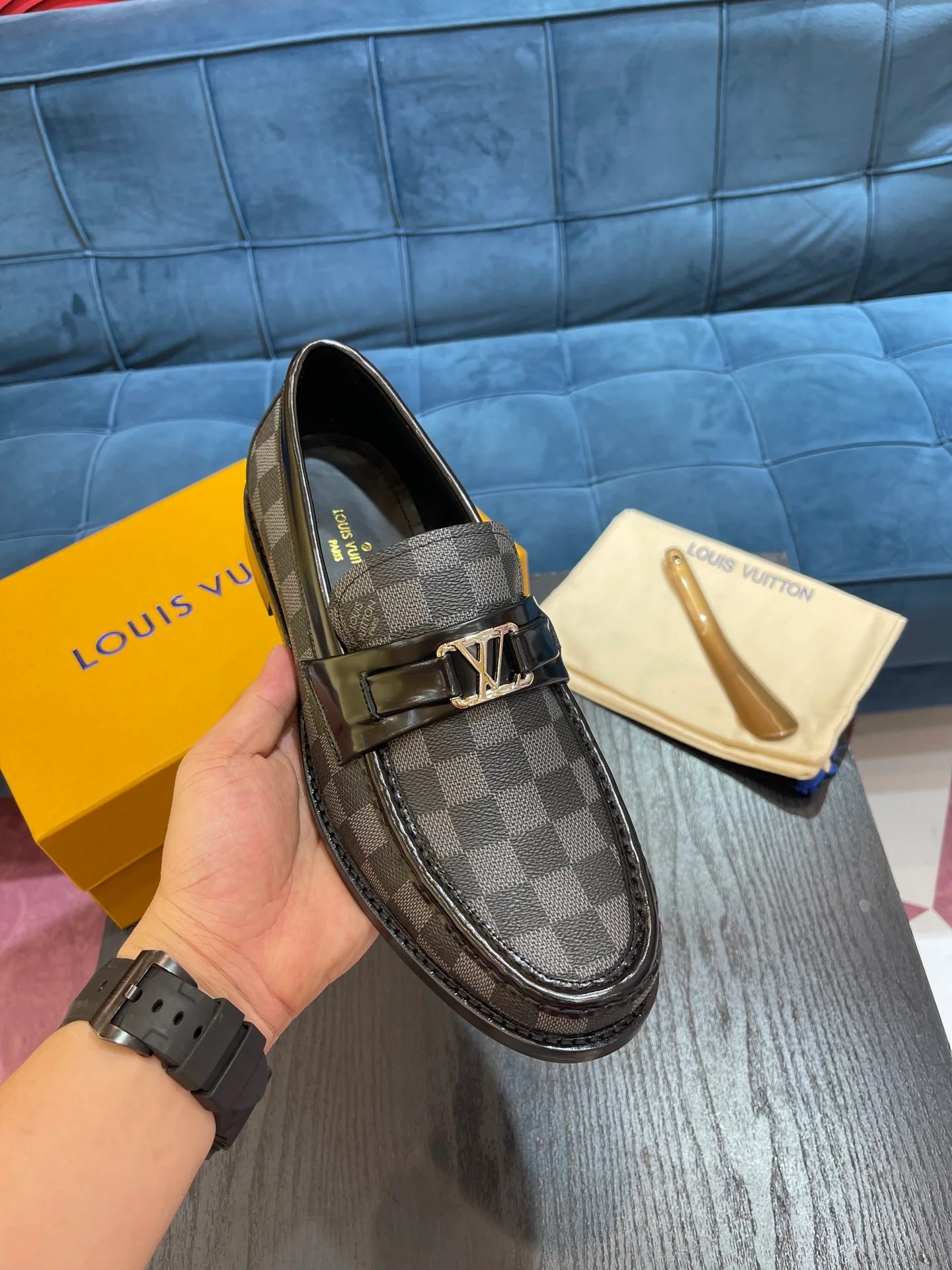 LV LOAFER