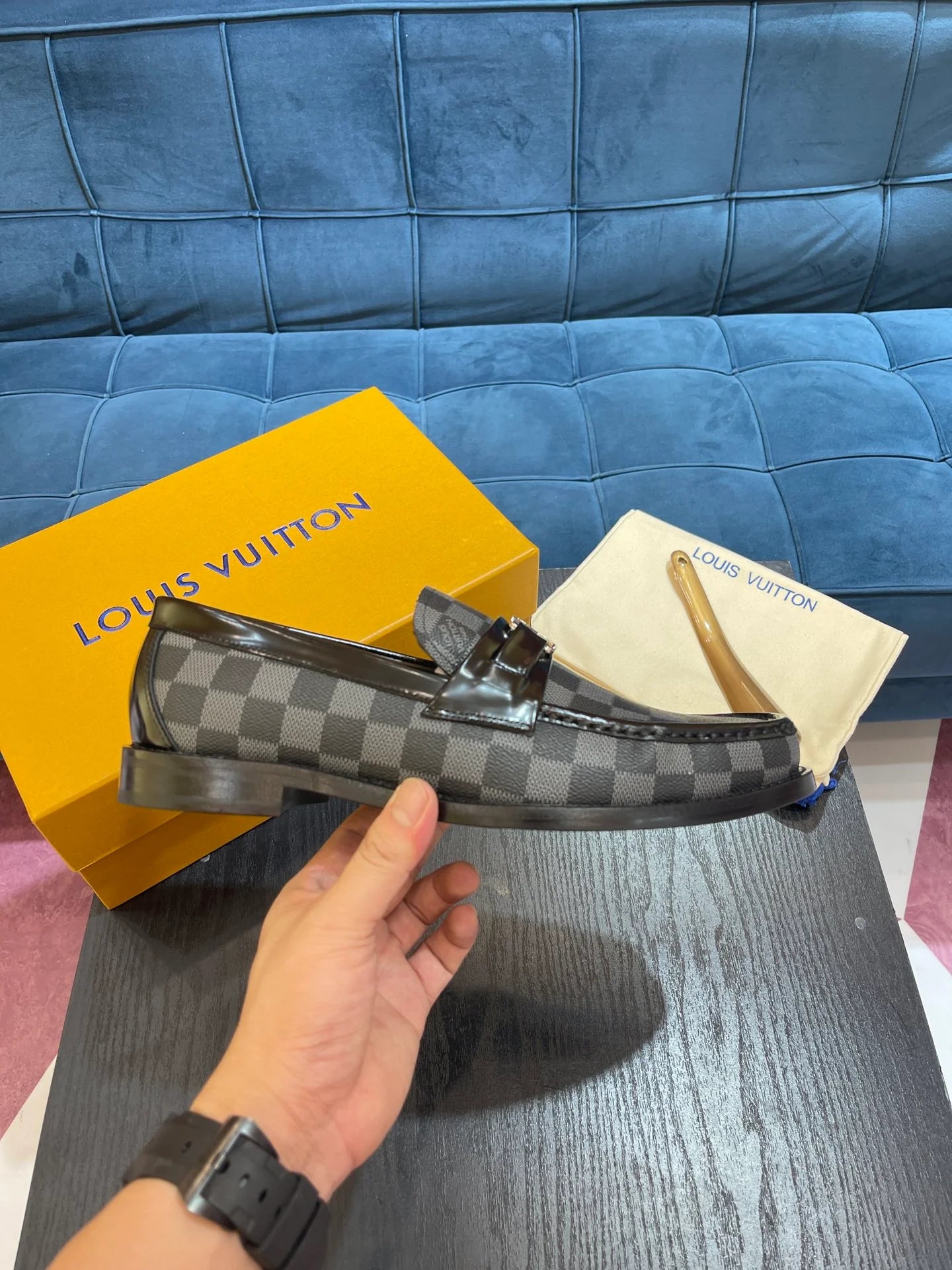 LV LOAFER