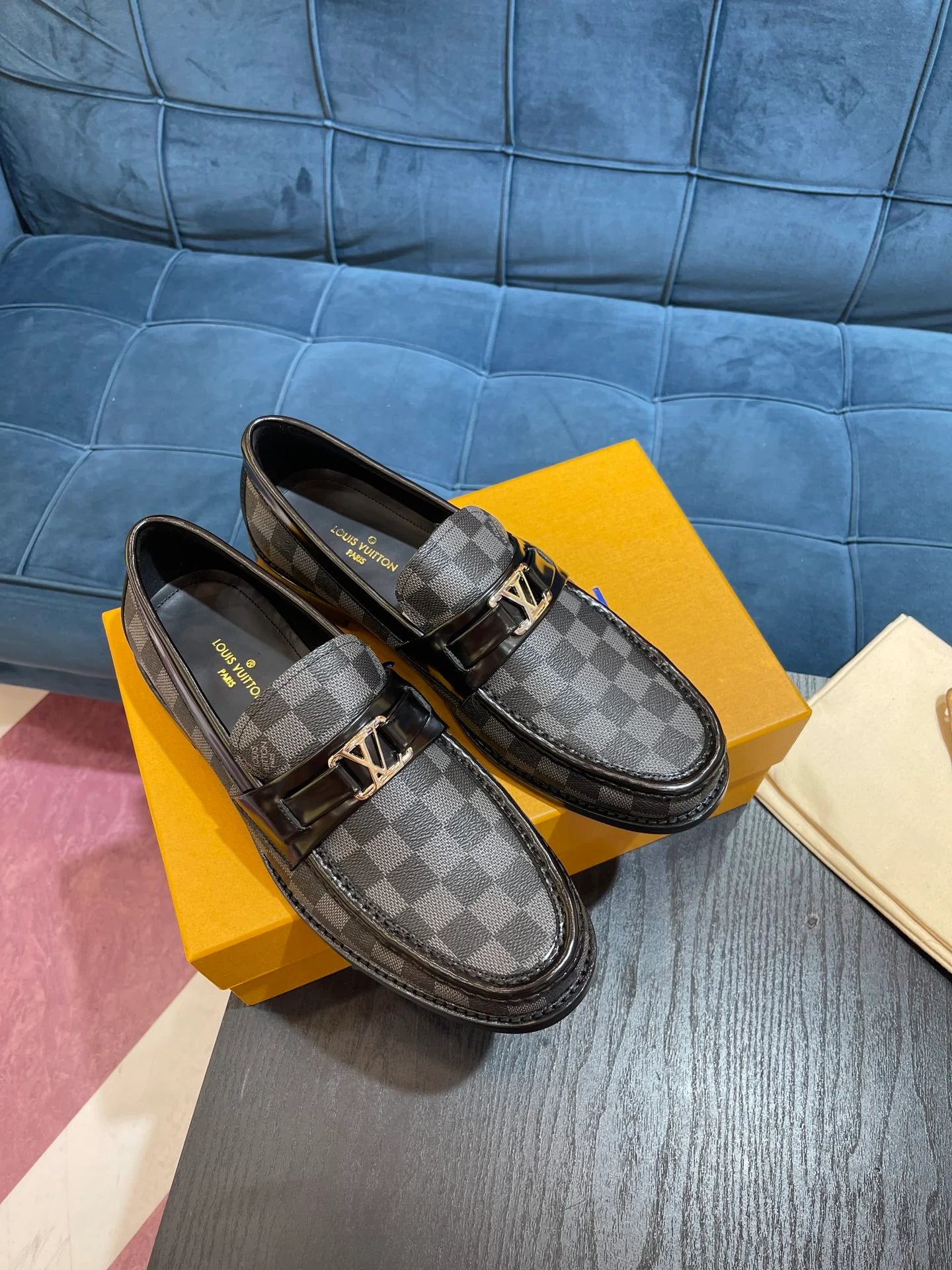 LV LOAFER