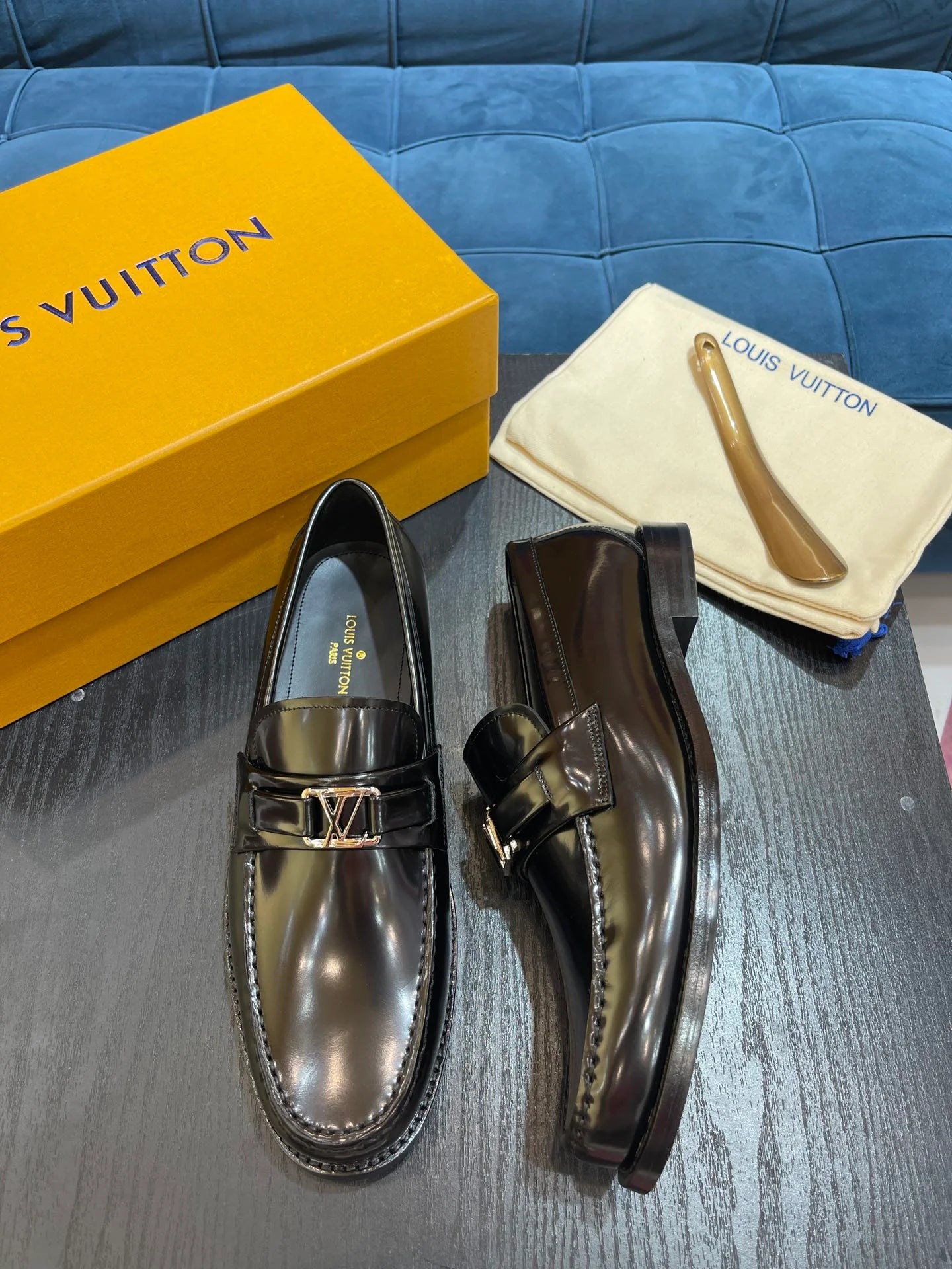 LV LOAFER