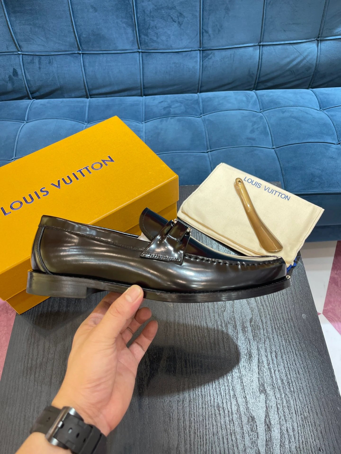 LV LOAFER