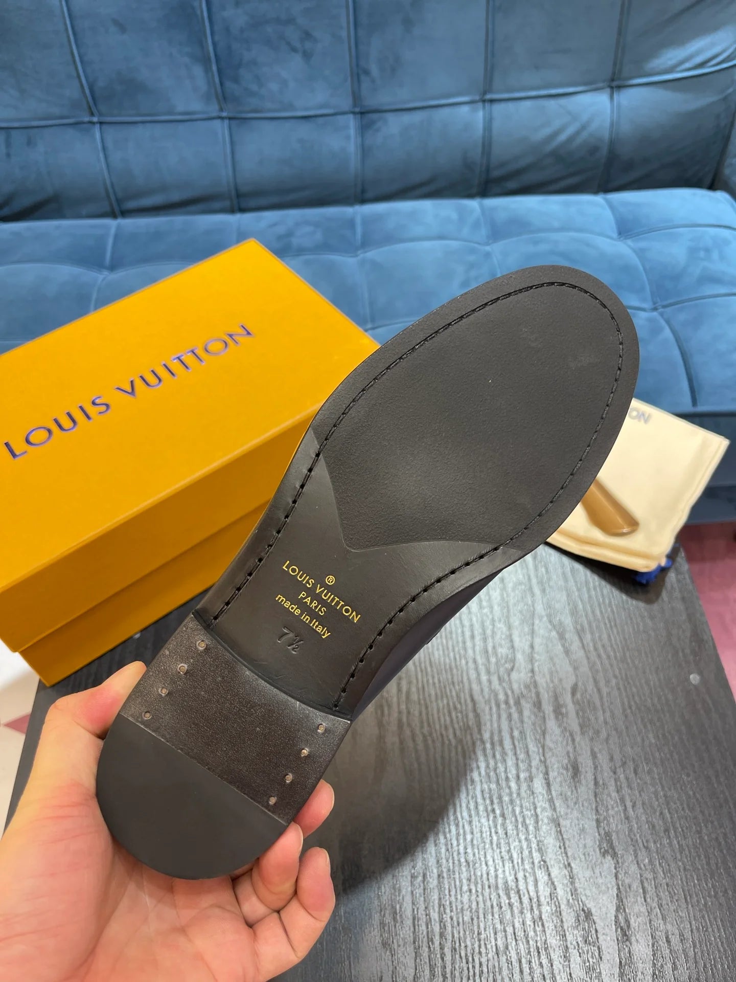 LV LOAFER