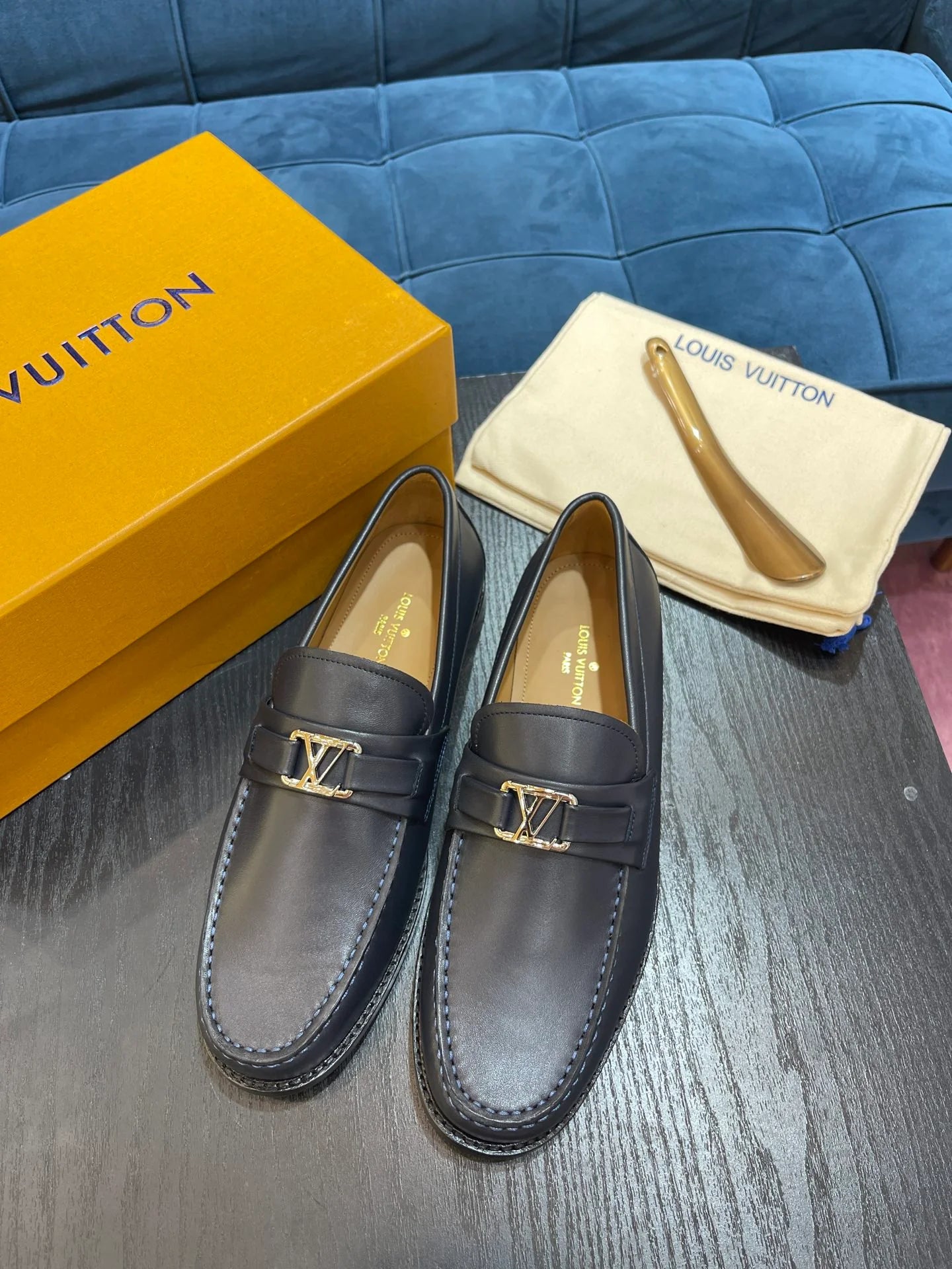 LV LOAFER