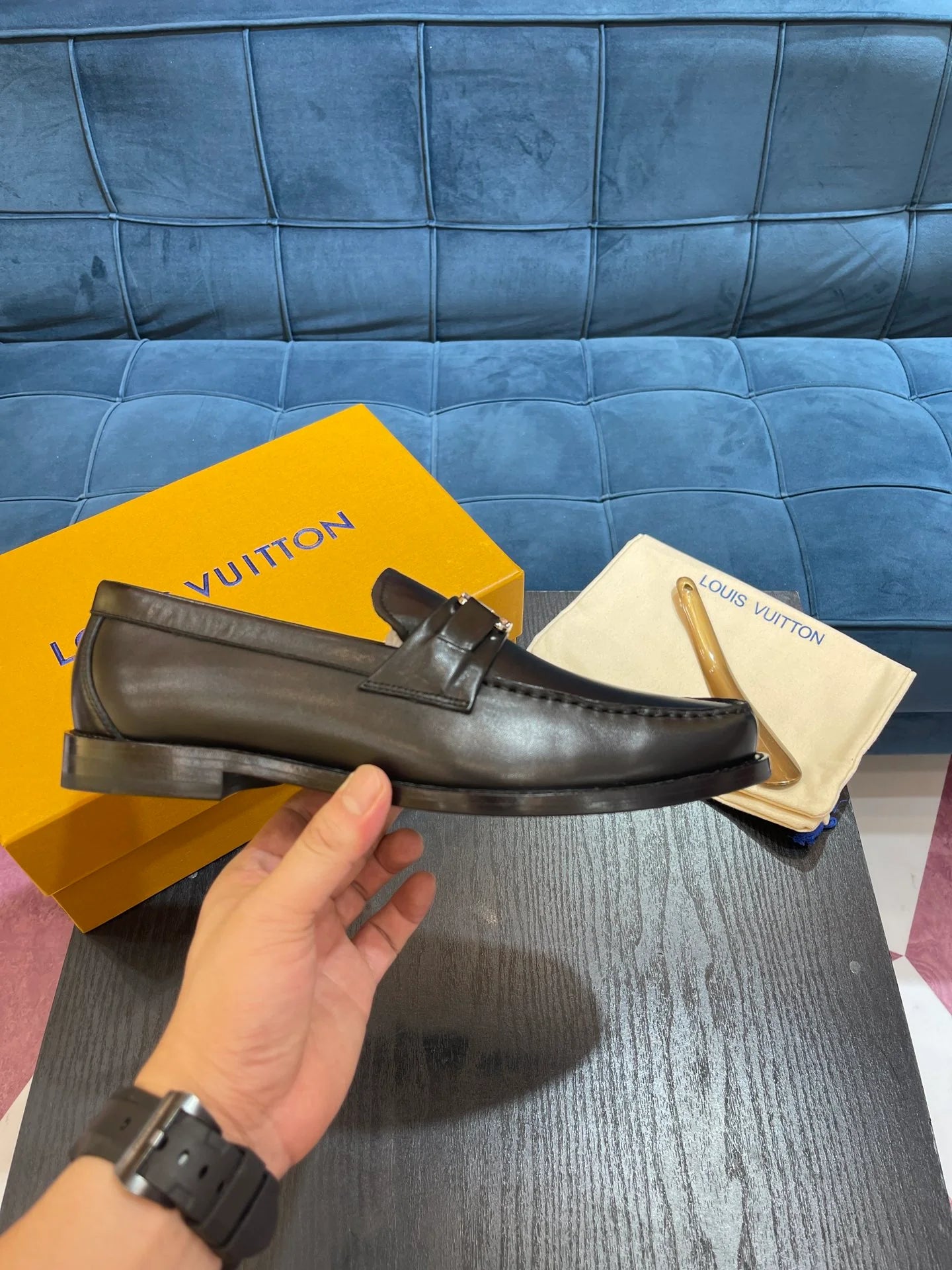 LV LOAFER