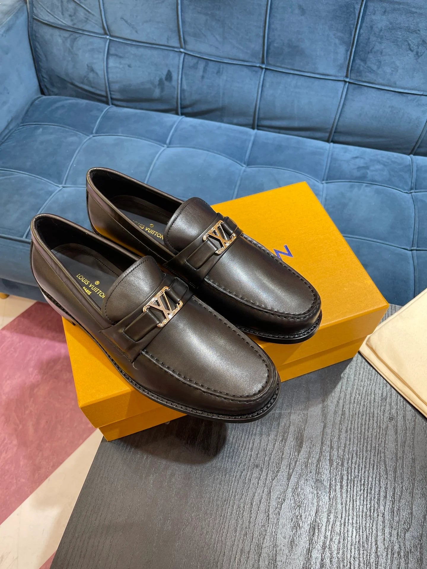 LV LOAFER