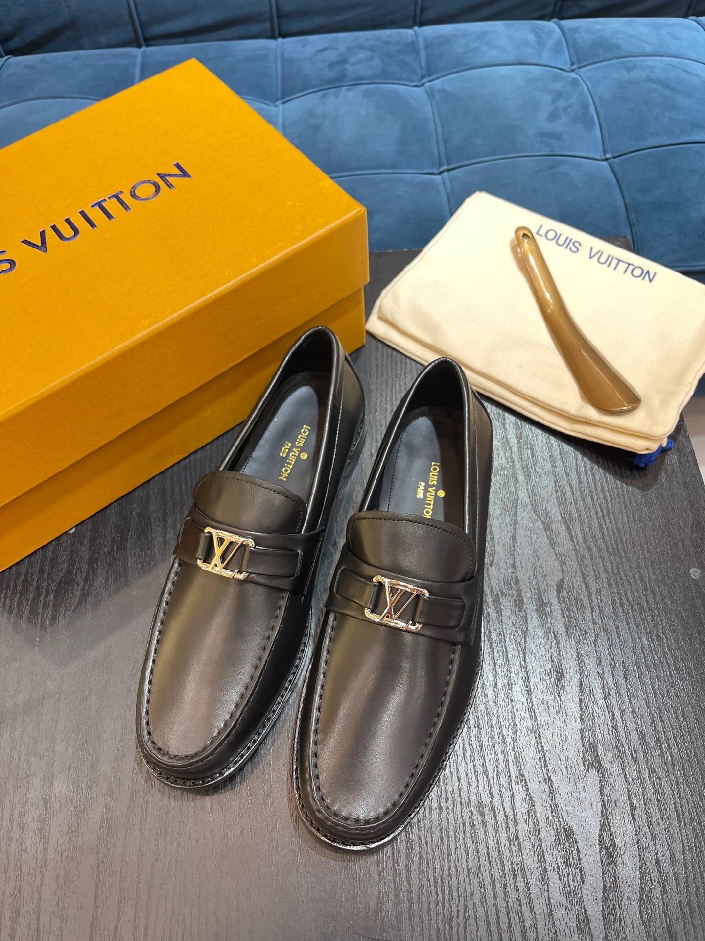 LV LOAFER