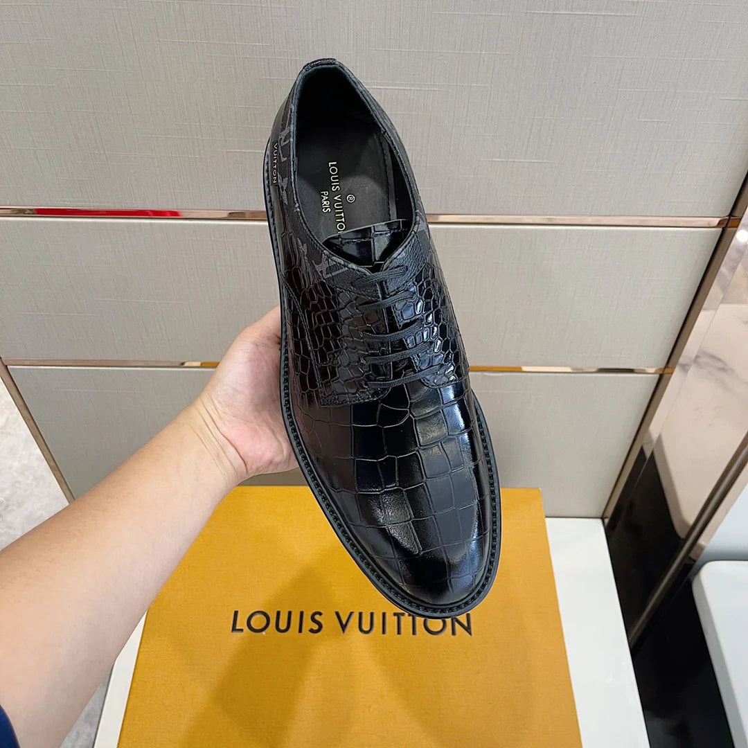 LV LOAFER