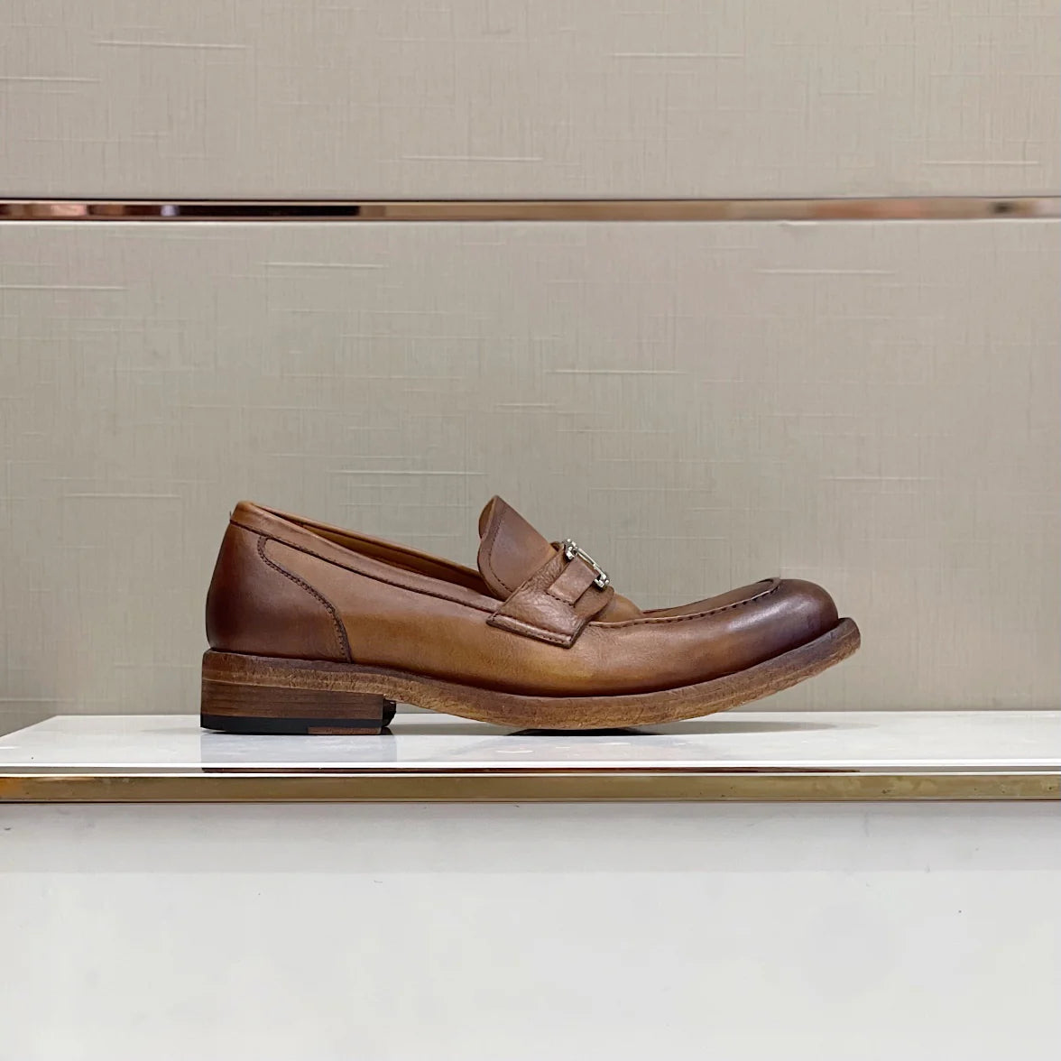 LV LOAFER