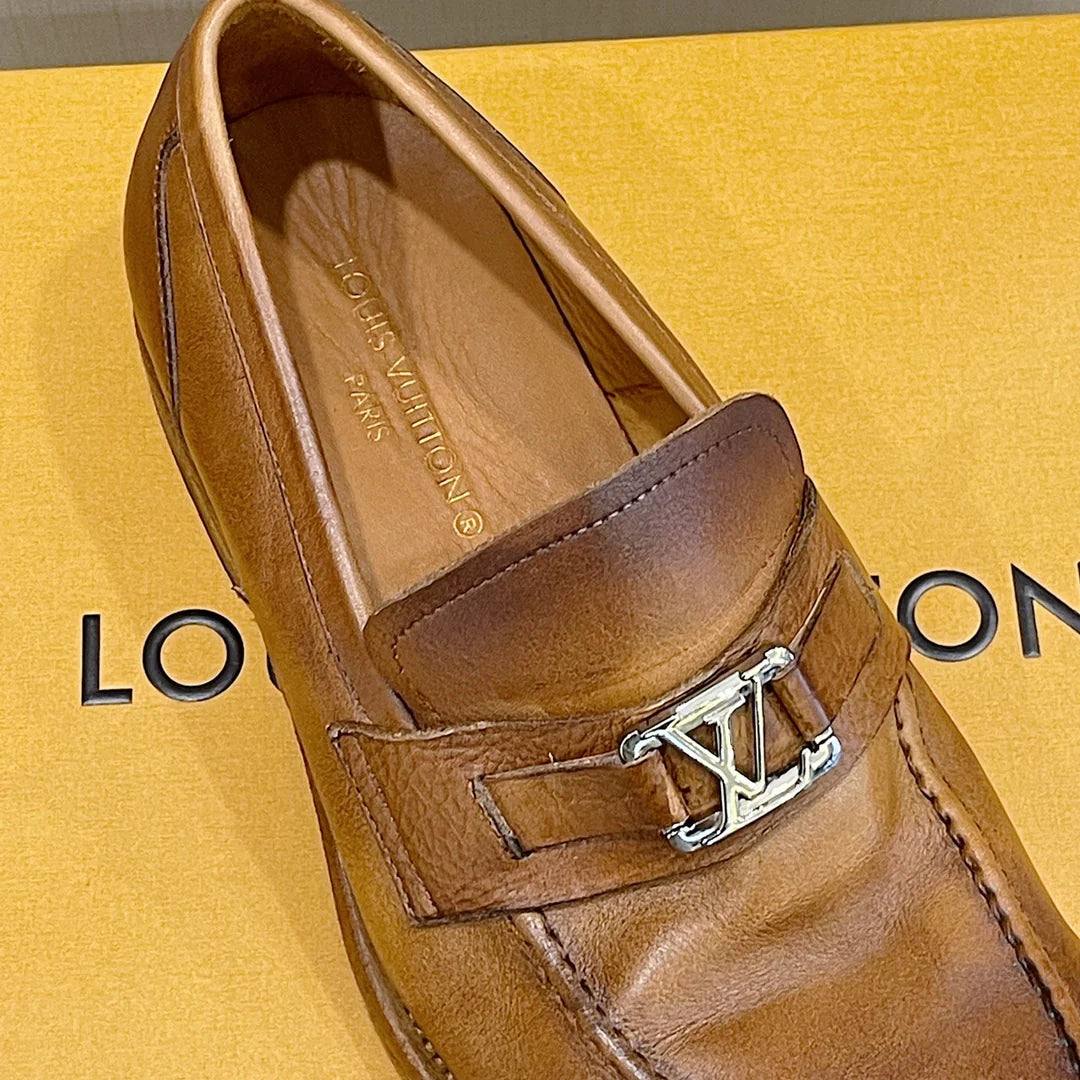 LV LOAFER