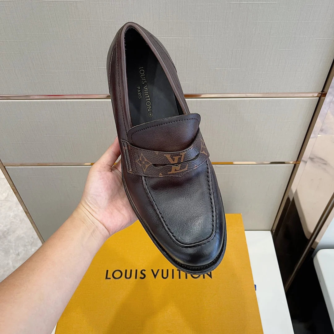 LV LOAFER