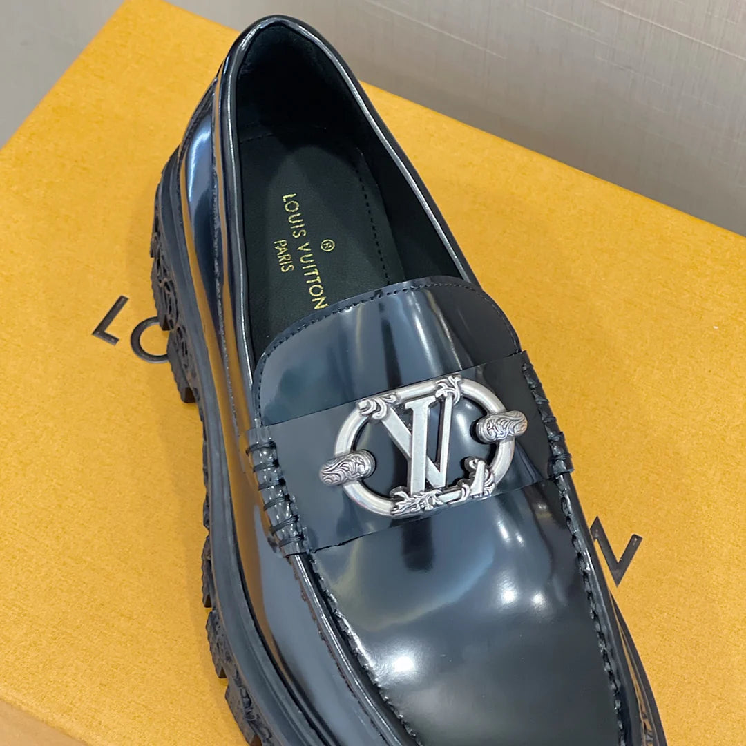 LV LOAFER