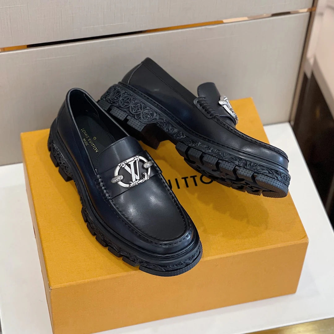 LV LOAFER